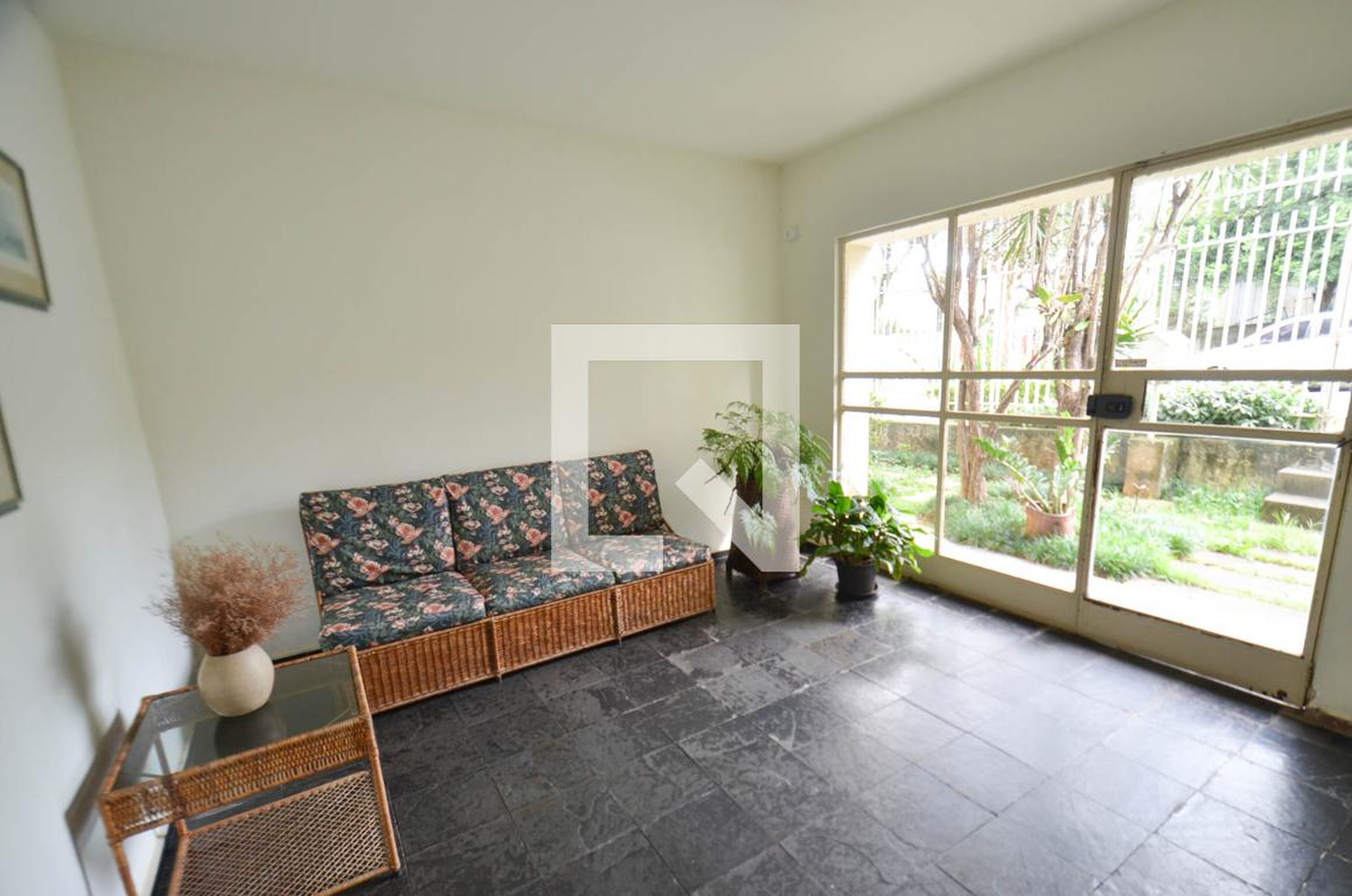 Entrada - Edifício Ester Vaz