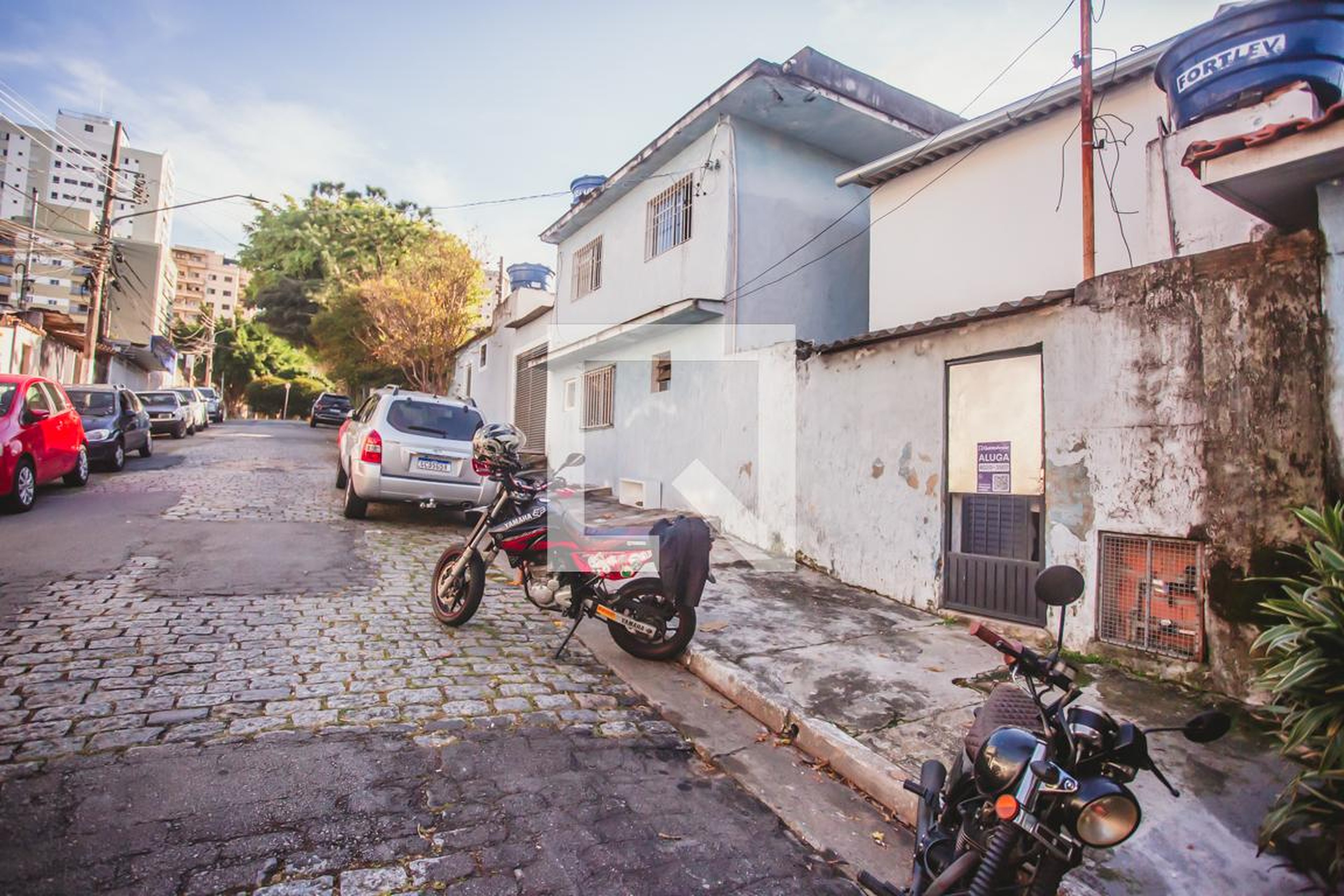 Fachada Condomínio em Rua Nelo Viviani, 65