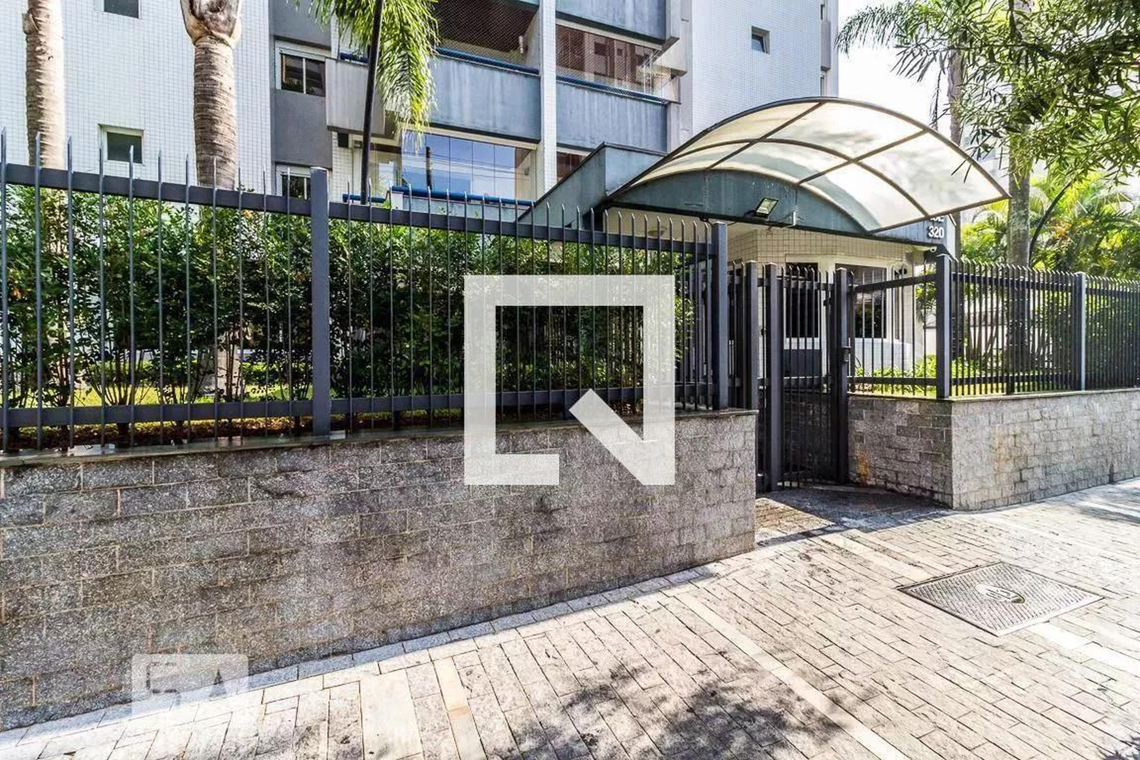 Fachada Edifício Golden Place