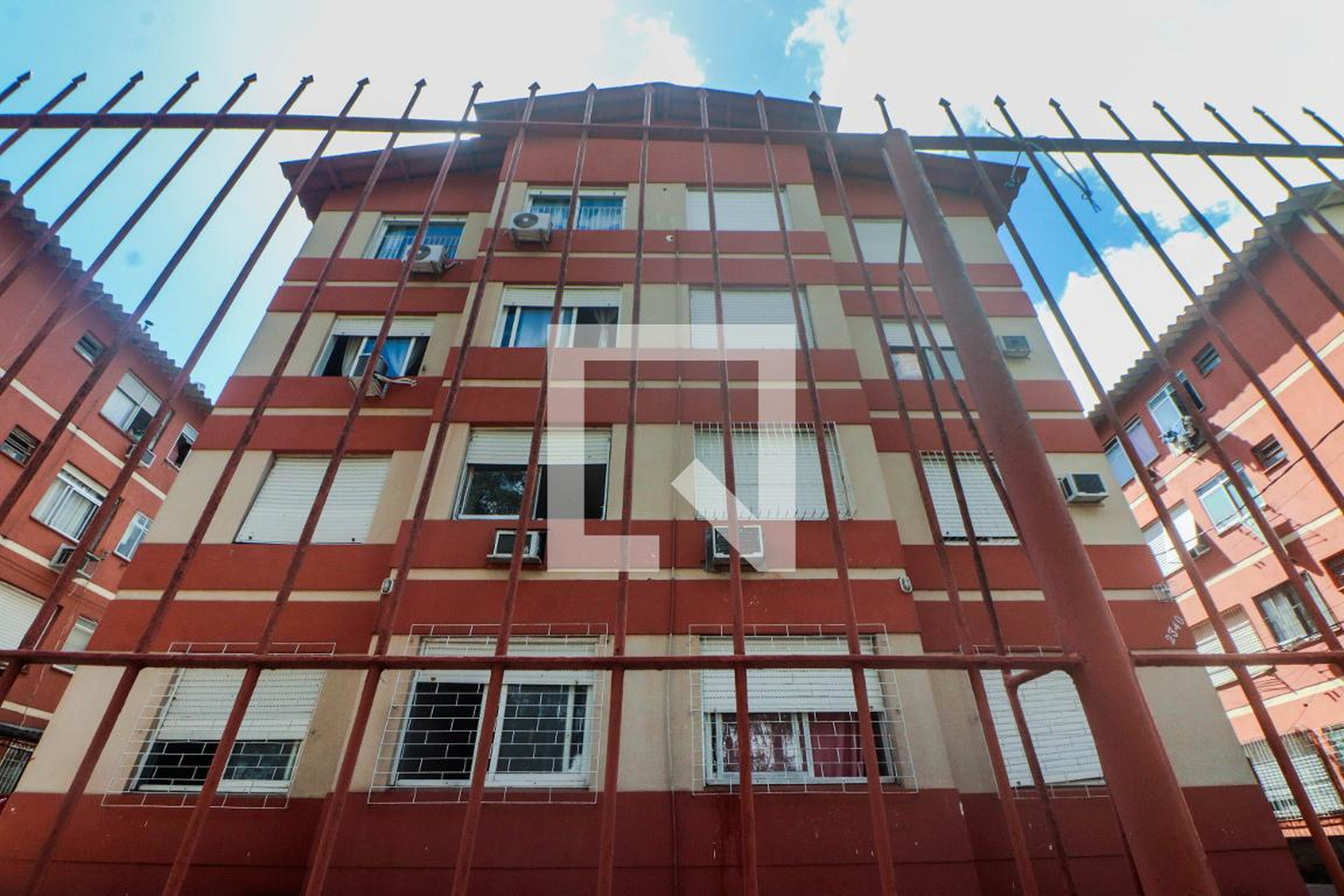 Fachada Condomínio em Rua dos Maias, 2360