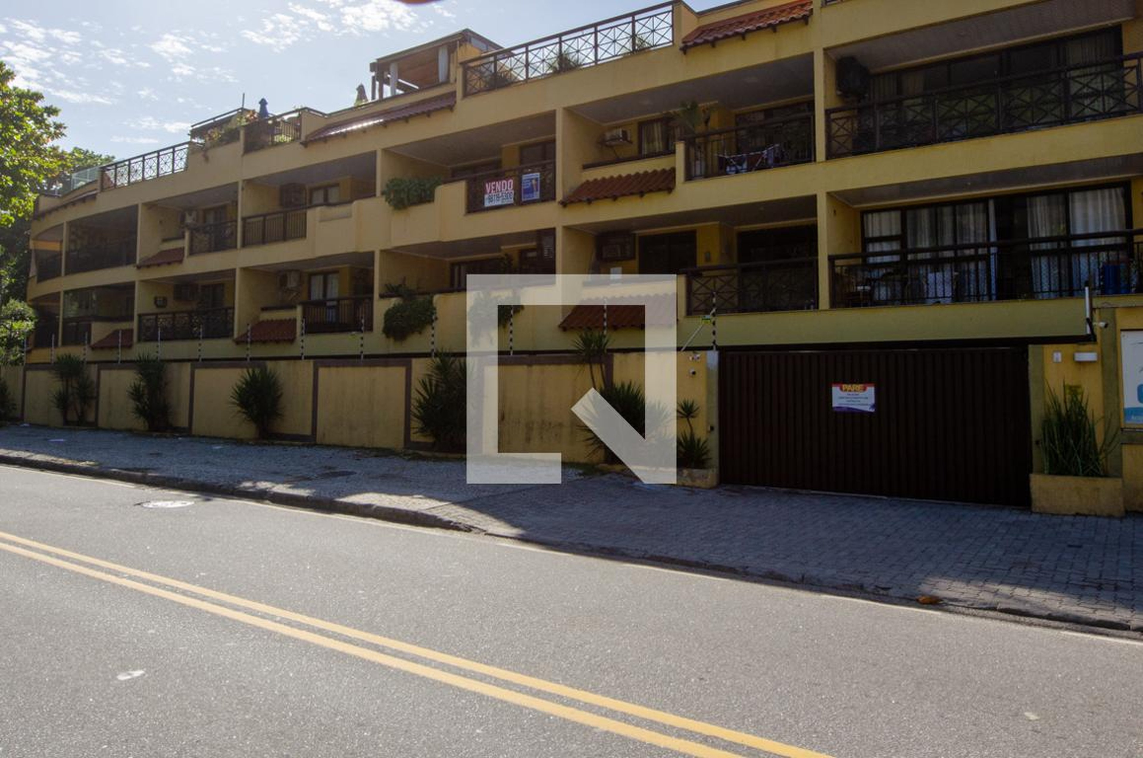 Fachada do Prédio Condomínio em Estrada do Pontal, 16500