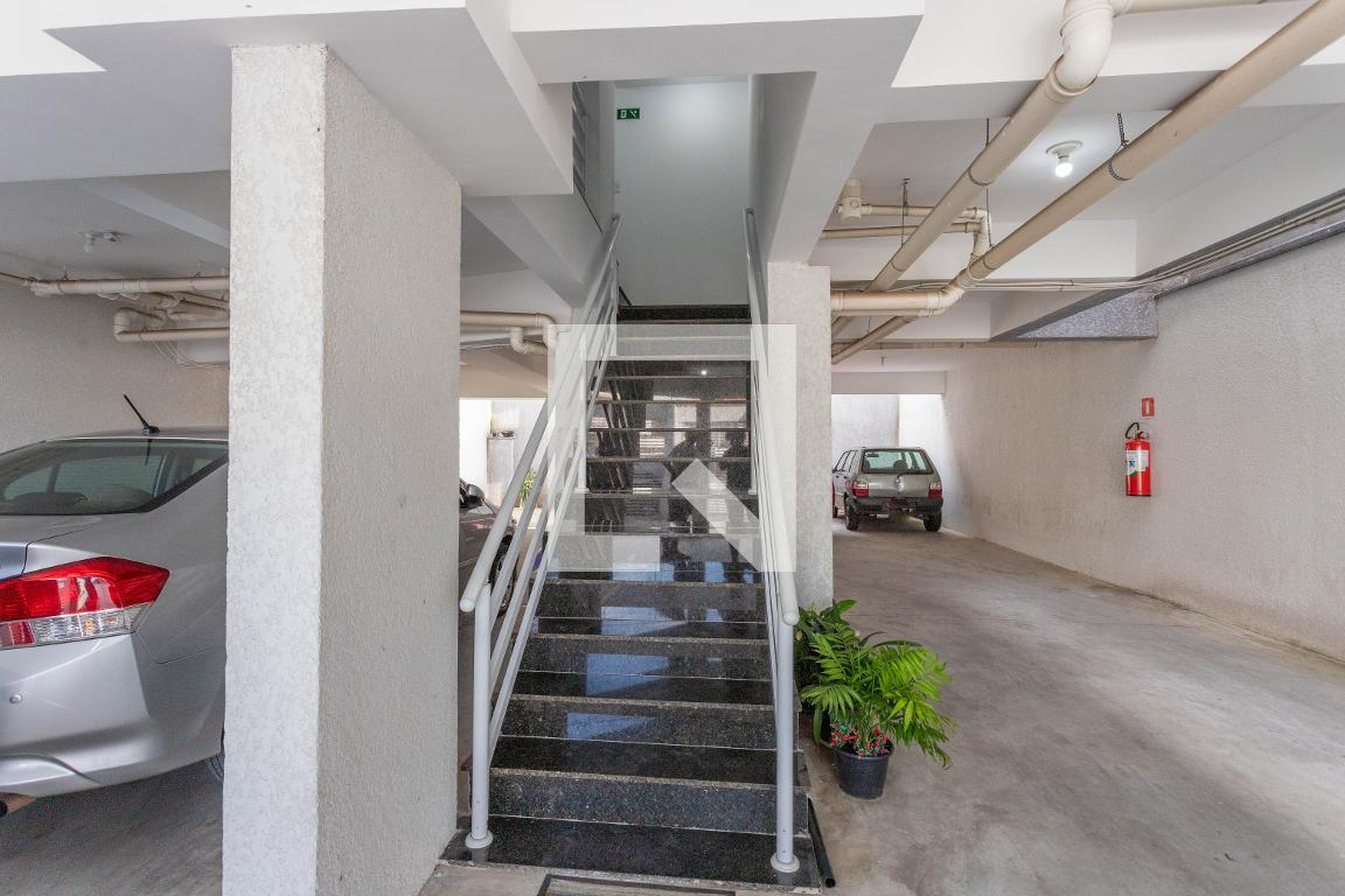 Entrada Condomínio em Rua Paquetá, 79