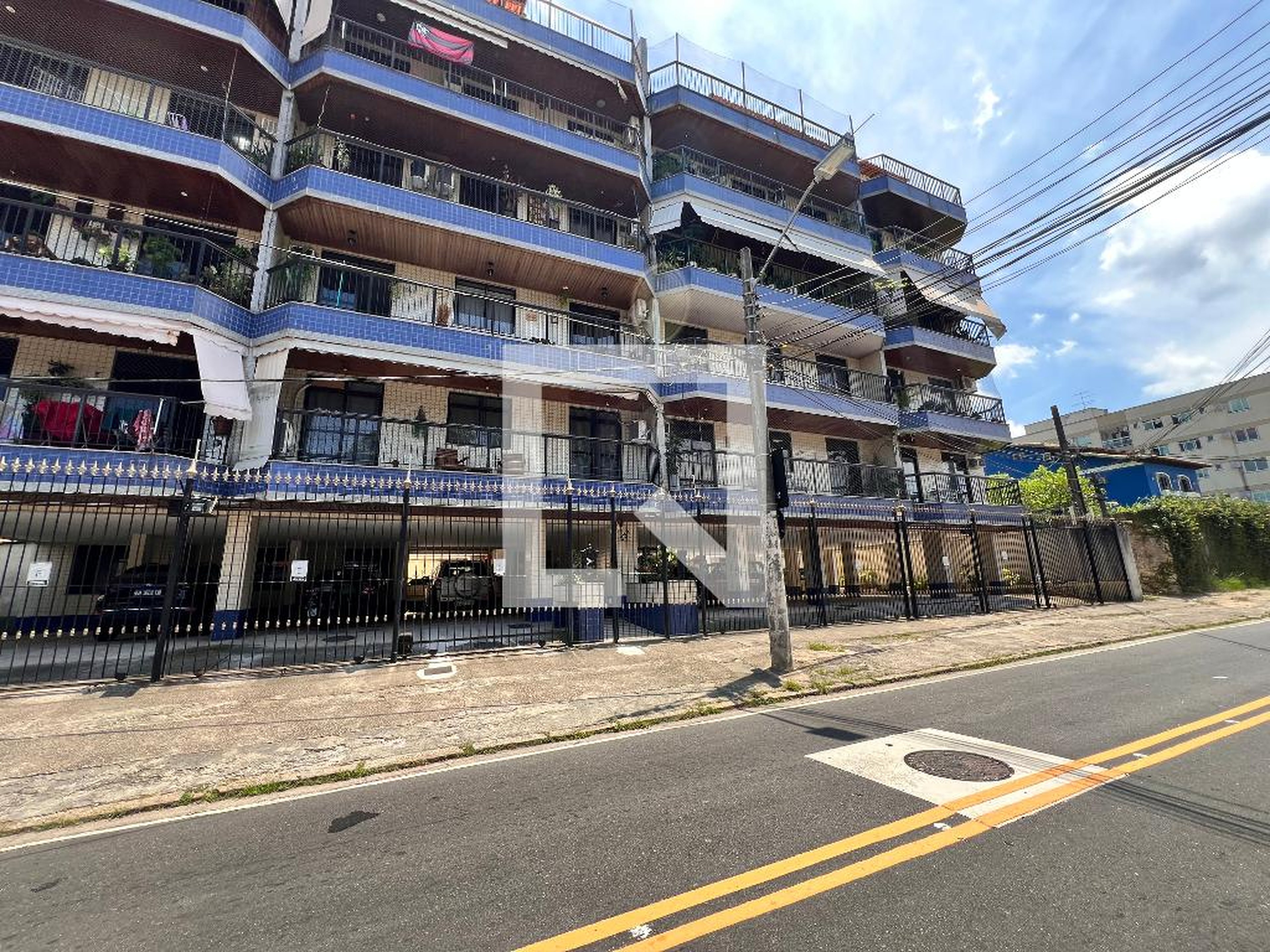 Fachada Condomínio em Rua Comendador Siqueira, 359