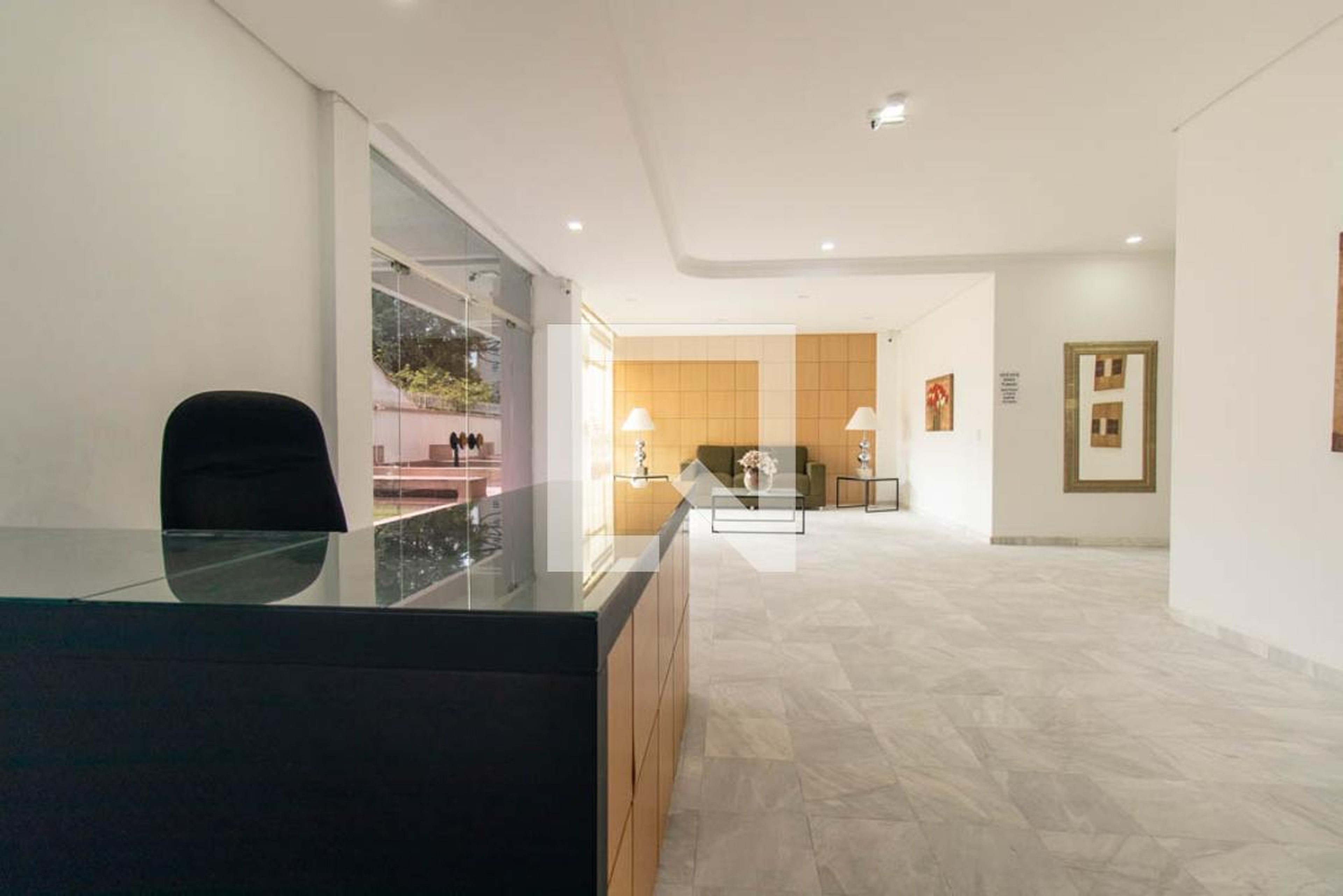 Hall de entrada Condomínio em Rua Desembargador Motta, 3262