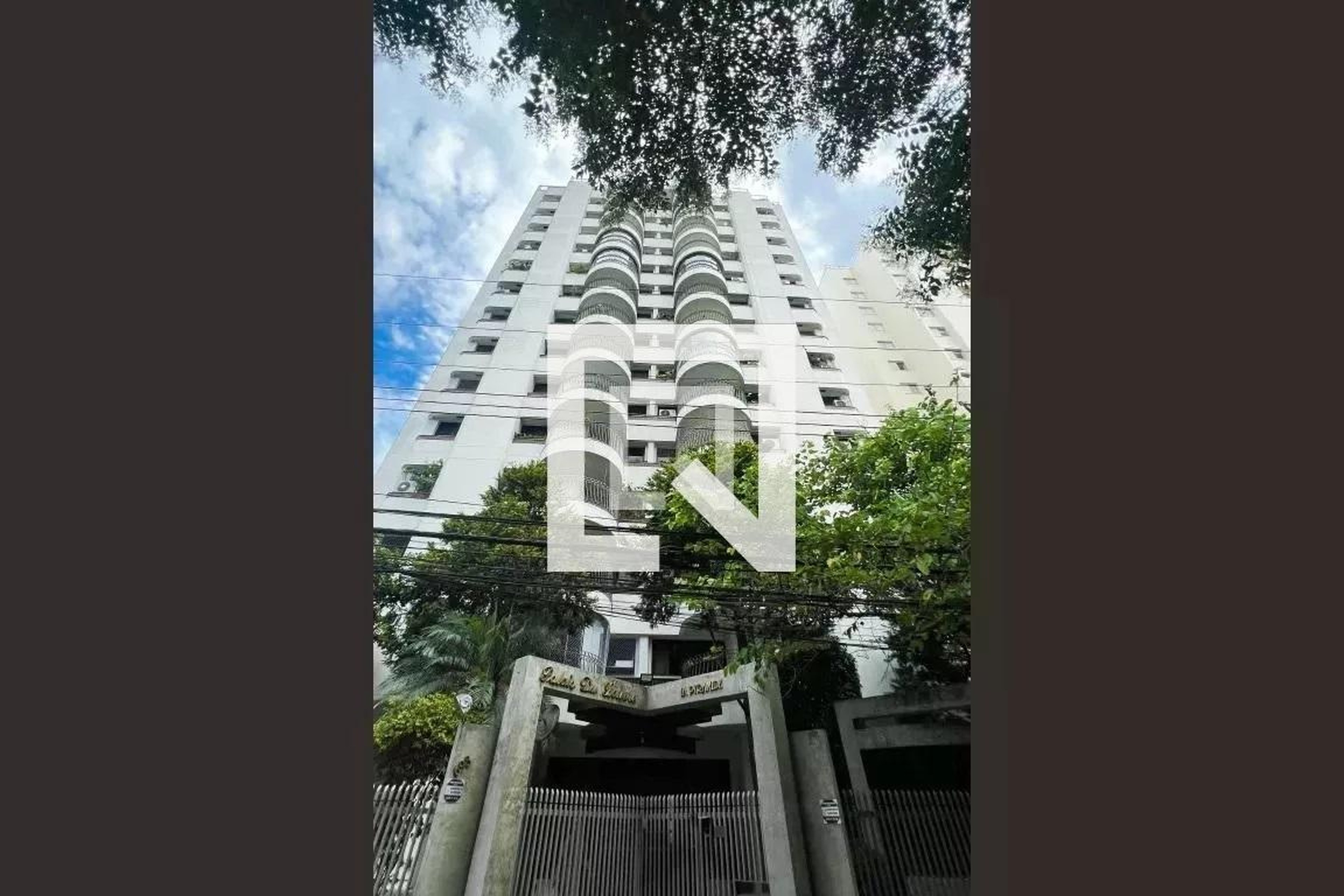 Fachada Condomínio Palais de Louvre