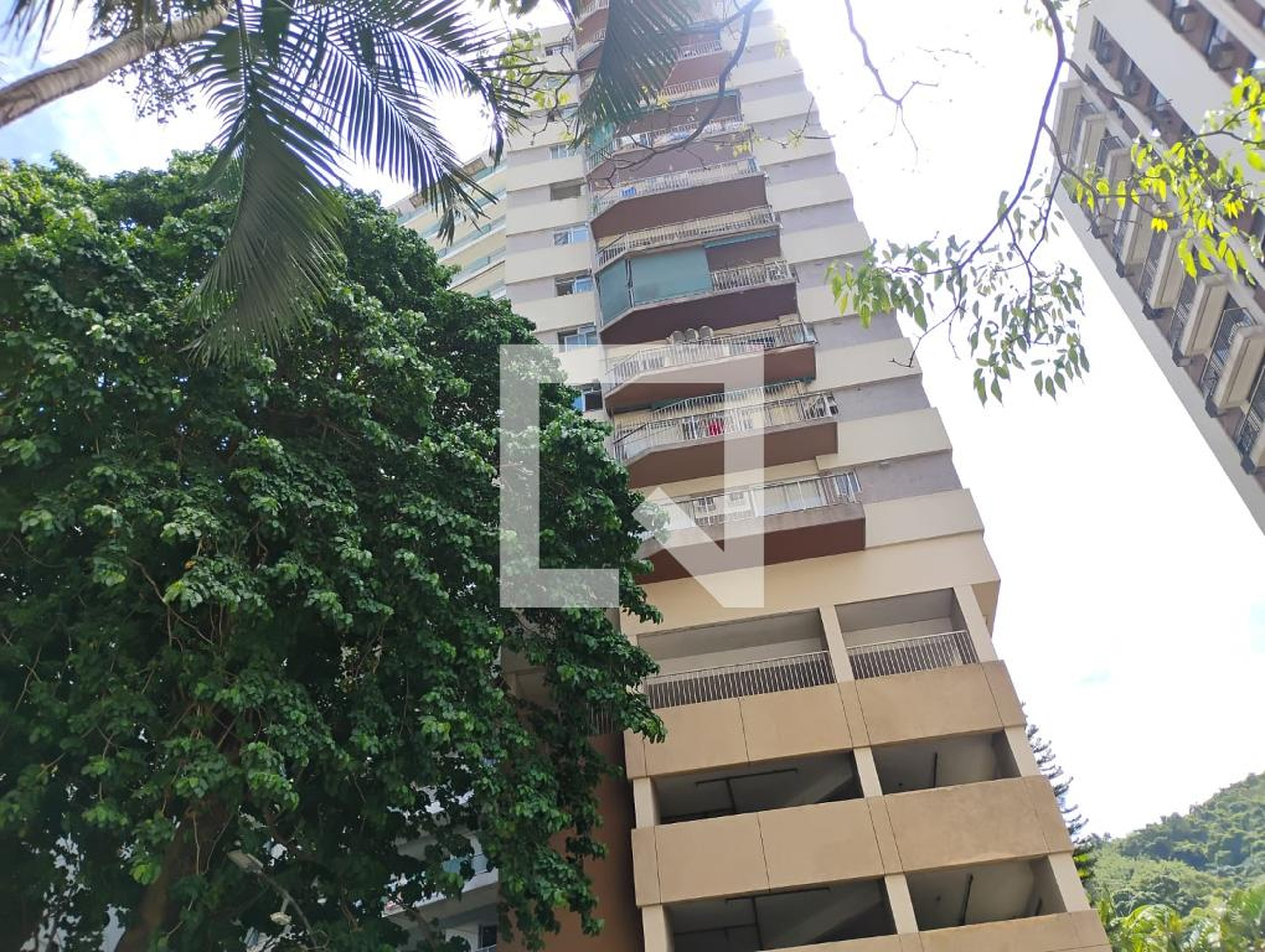 Fachada Edifício Bandeirante Garcia Paes