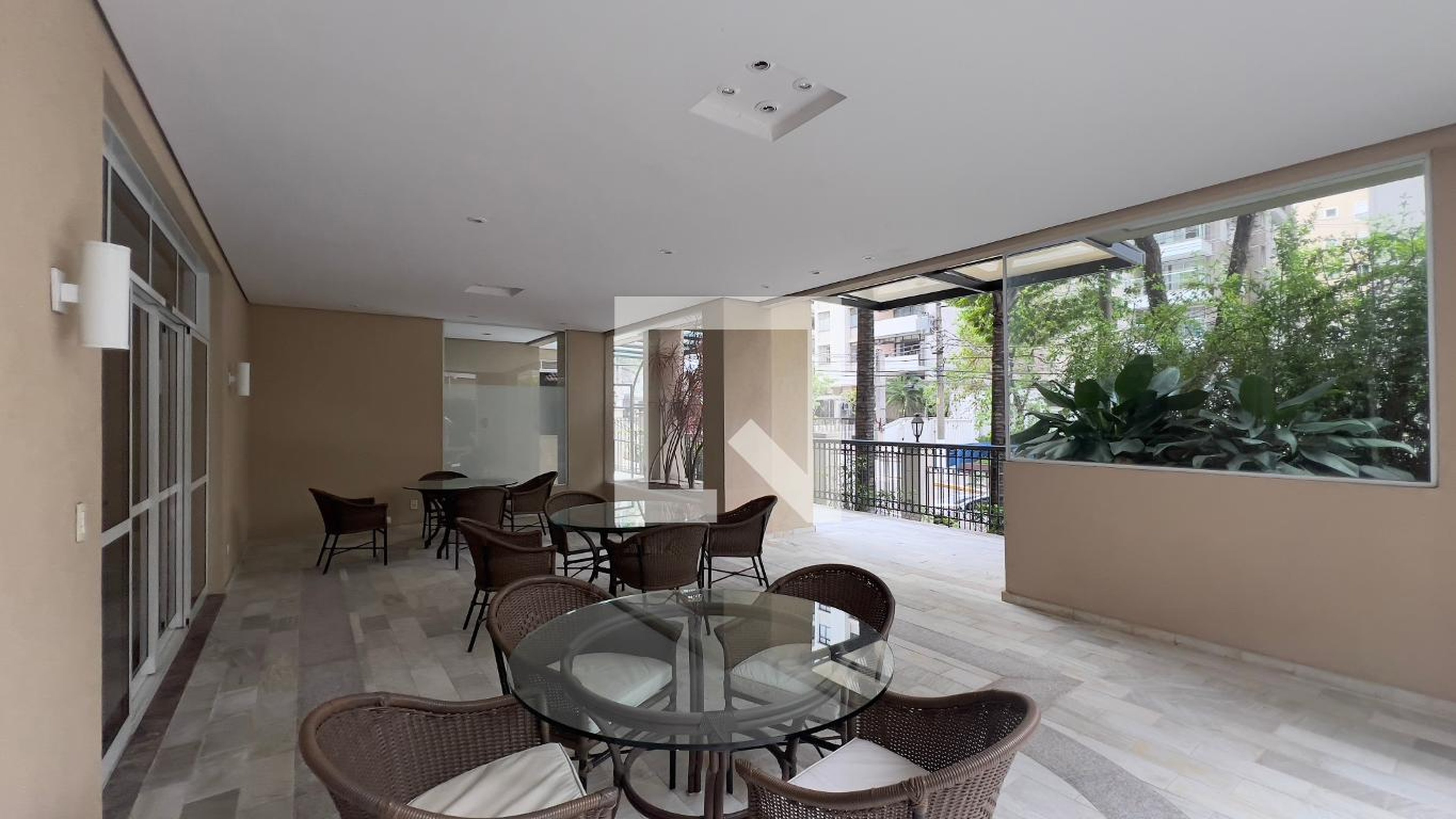 Área comum - Victor Hugo