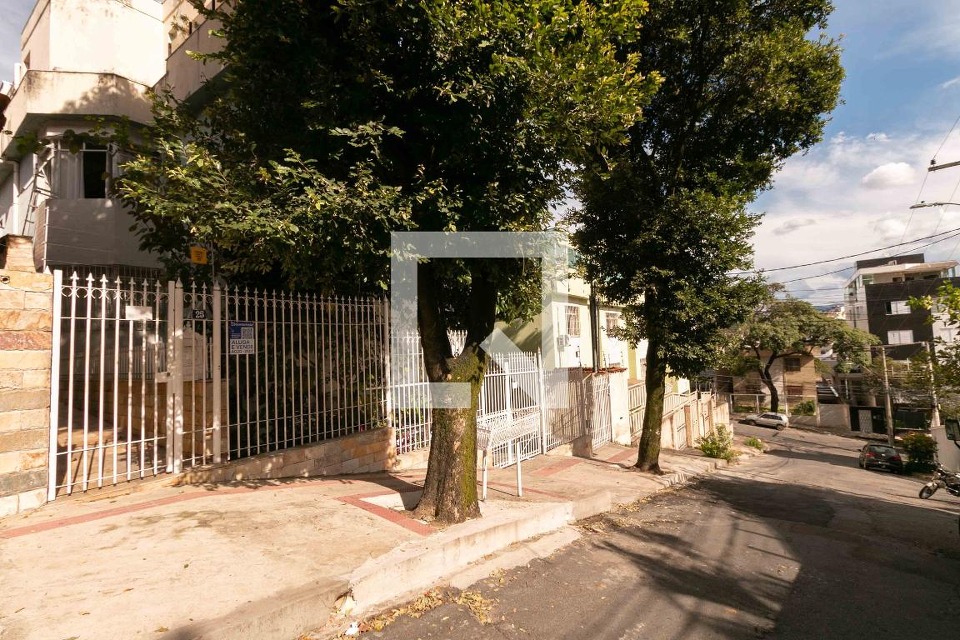 Fachada Condomínio em Rua Senador Simão da Cunha, 25