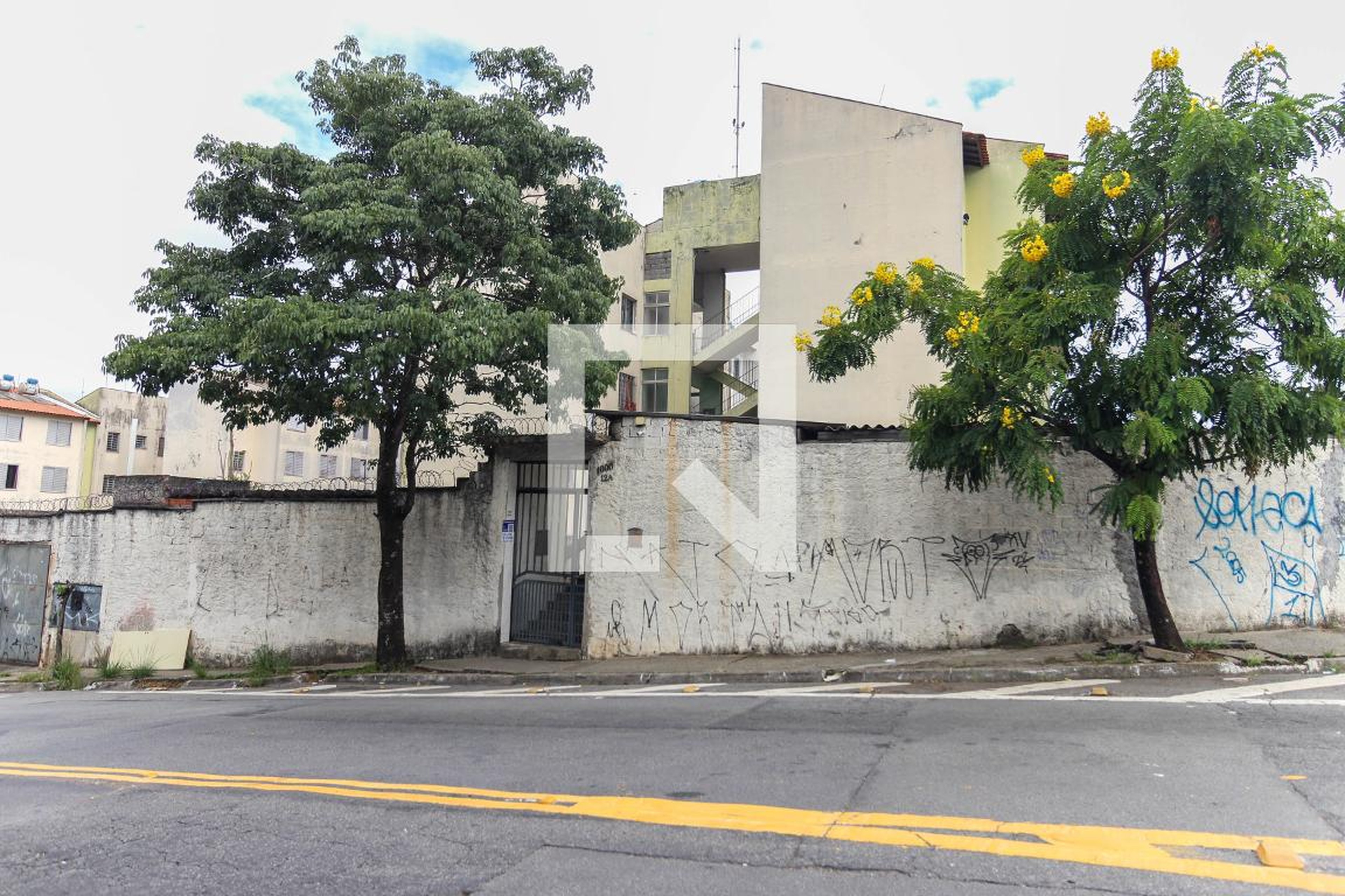 Fachada do Prédio Condomínio em Rua Antônio Moura Andrade, 437