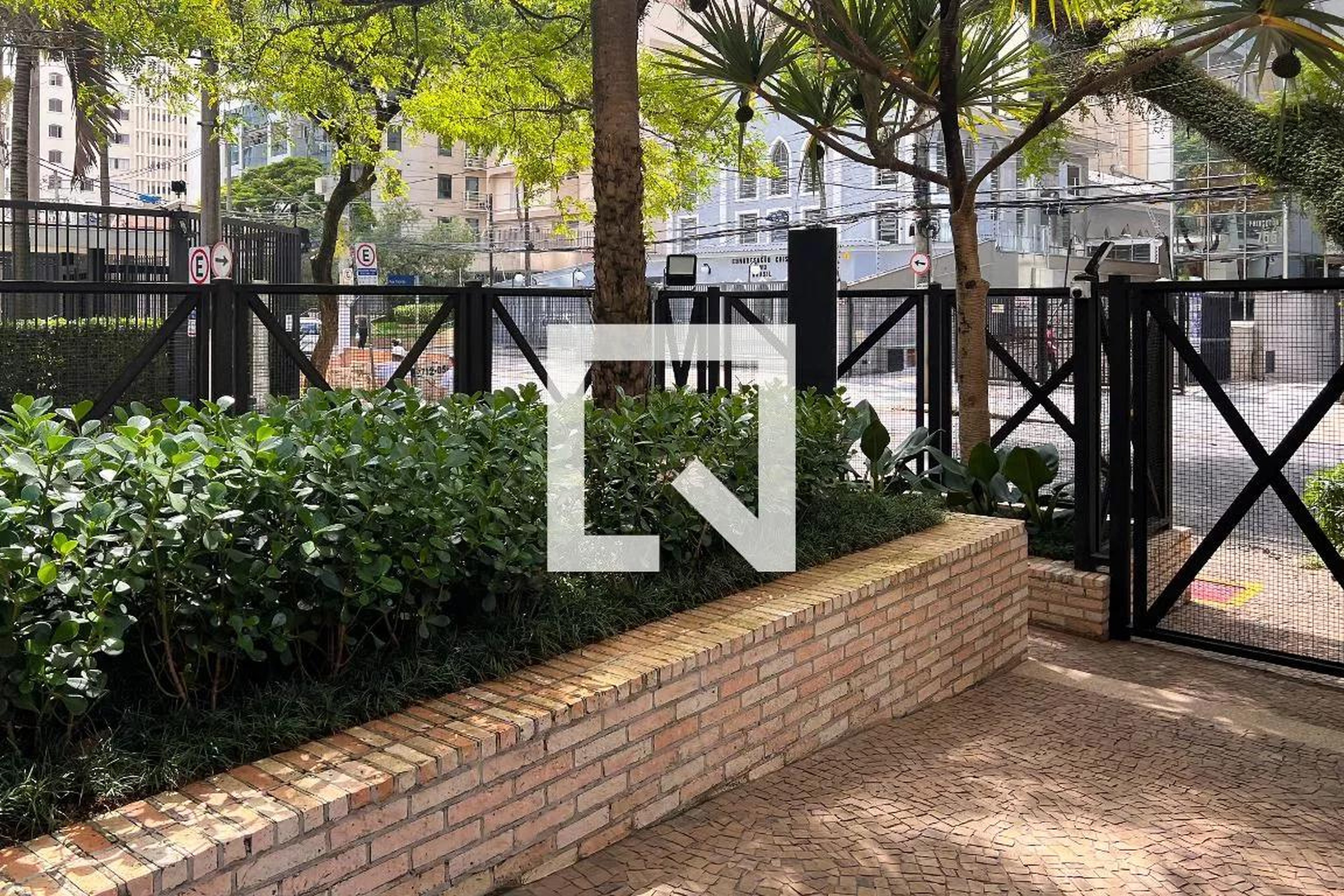 Entrada - Grand Loft