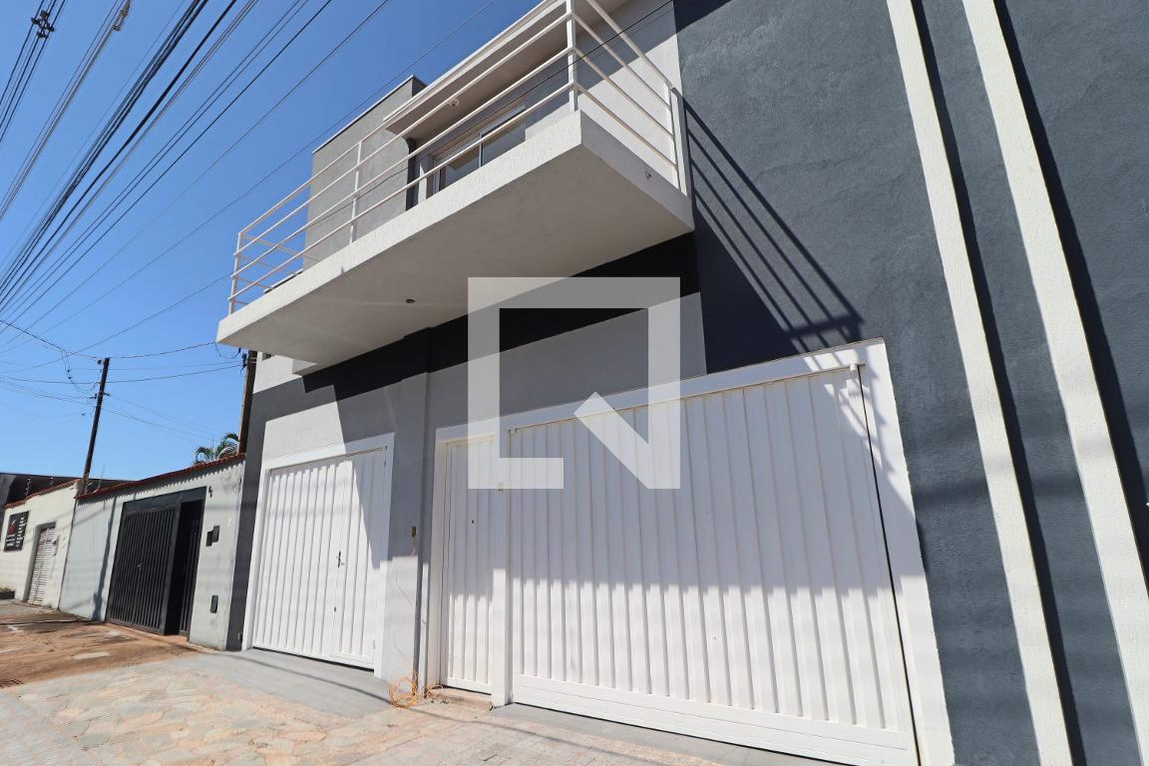 Fachada Condomínio em Rua Coronel Miguel Brisola de Oliveira, 546