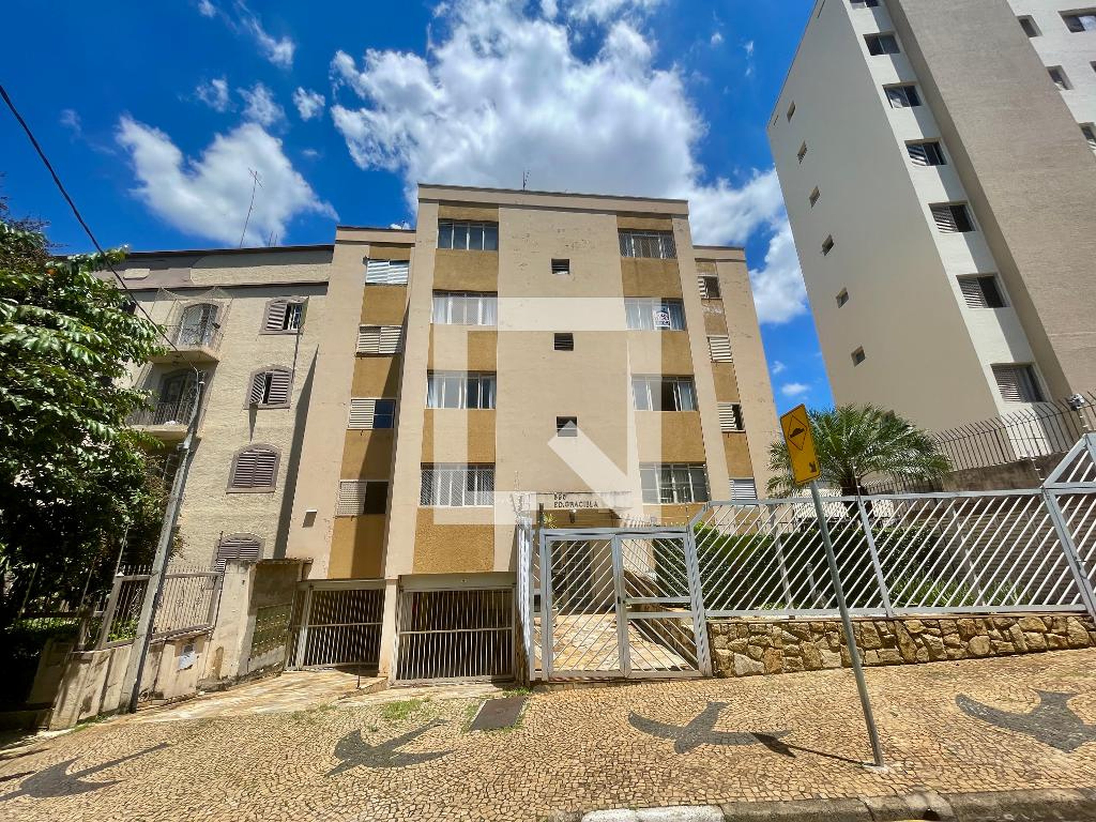 Fachada do Prédio Condomínio Graciela