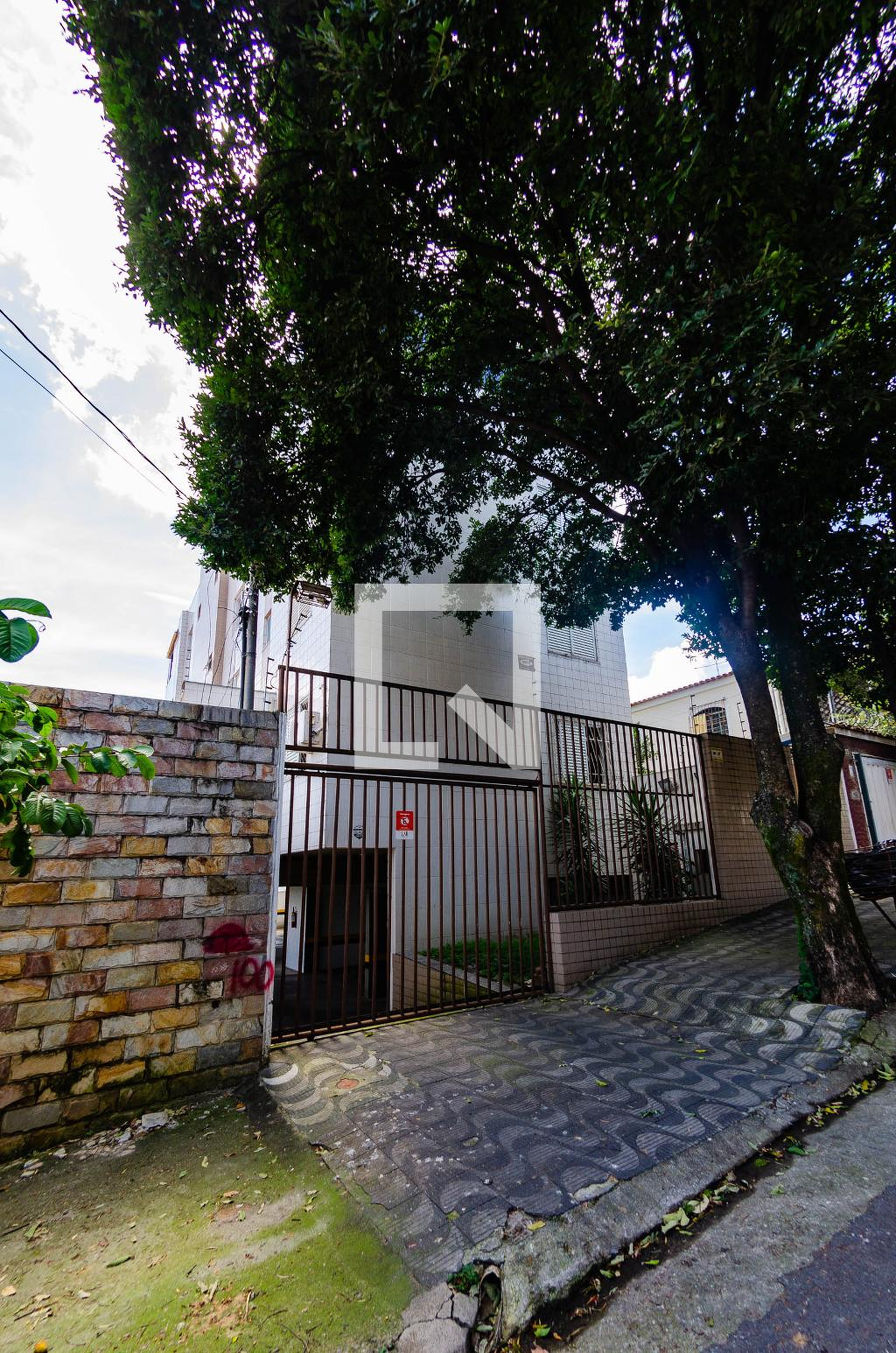 Fachada Condomínio em Rua Conselheiro Joaquim Caetano, 223