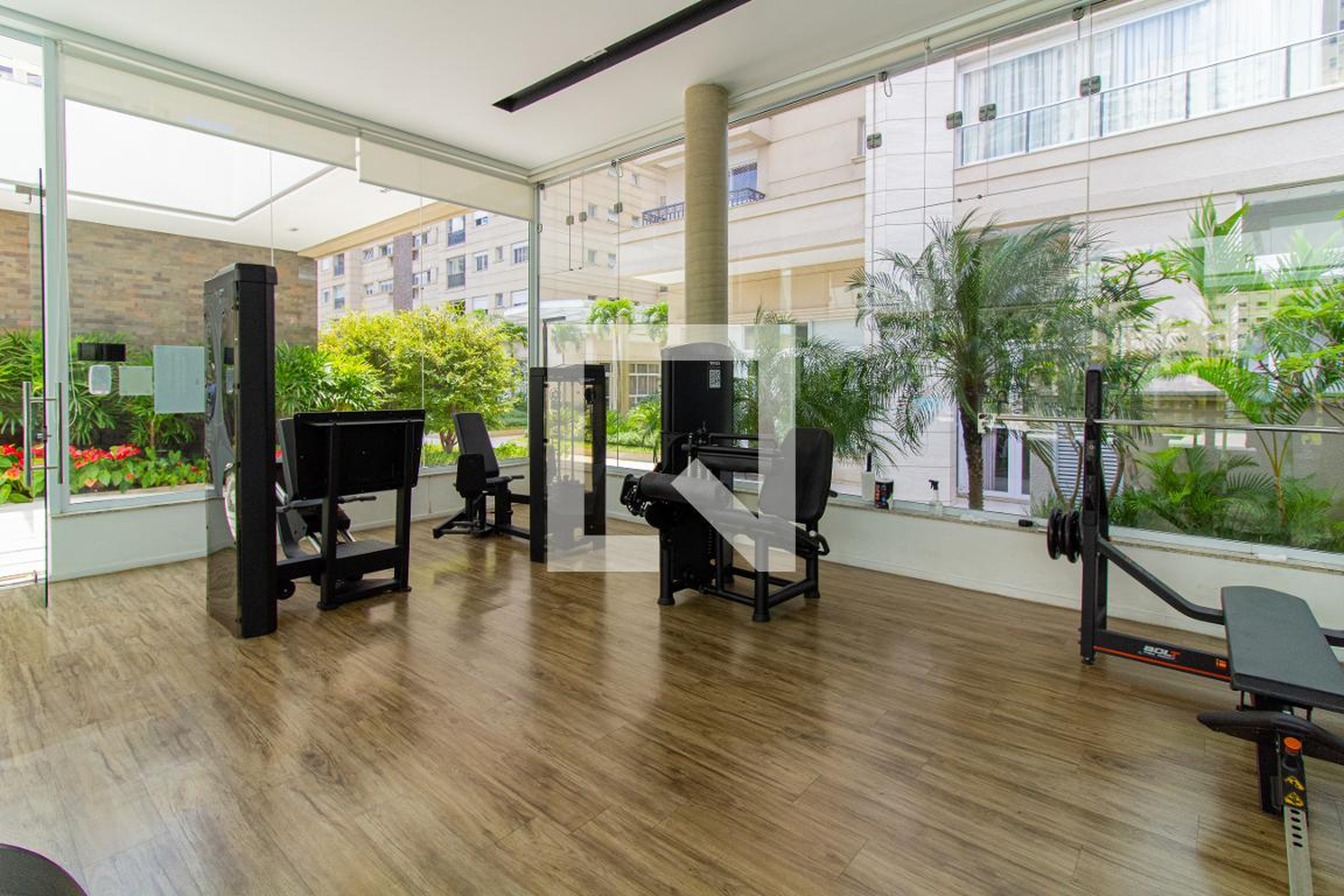 Academia - Clock Vila Romana