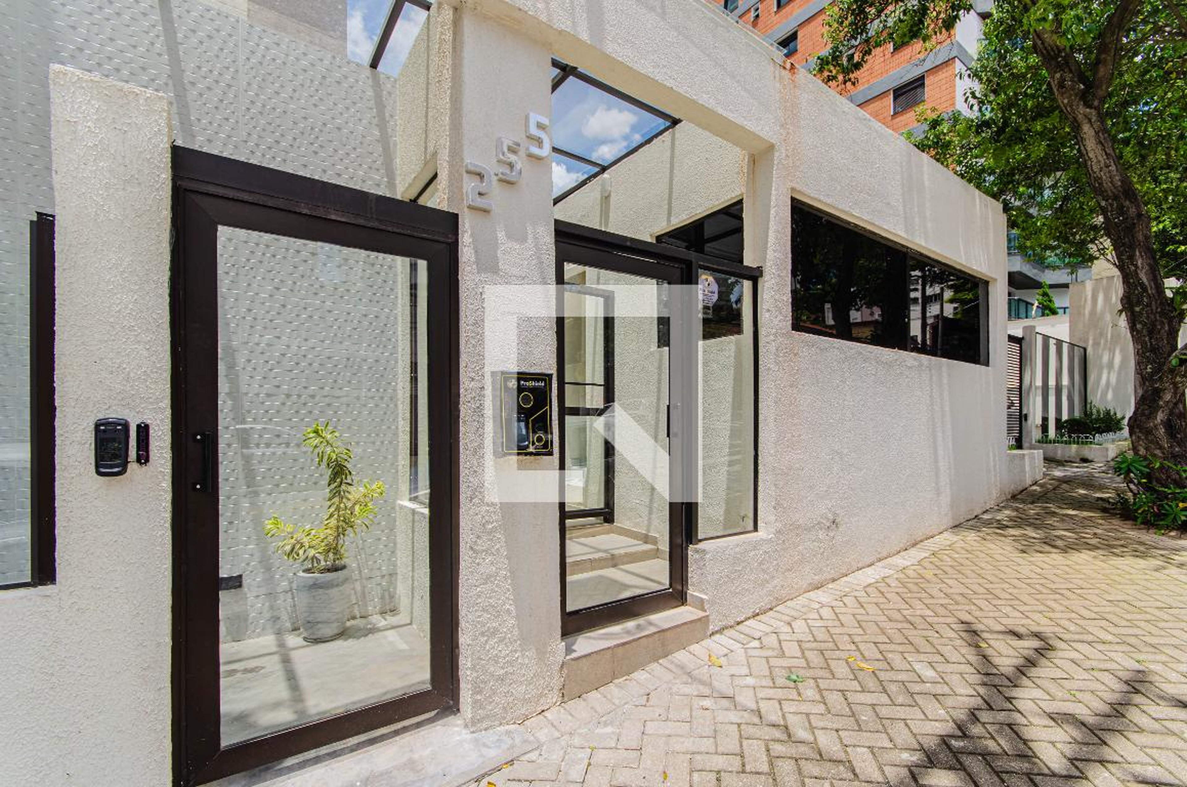 Fachada Condomínio em Rua Frederico Von Martius, 225