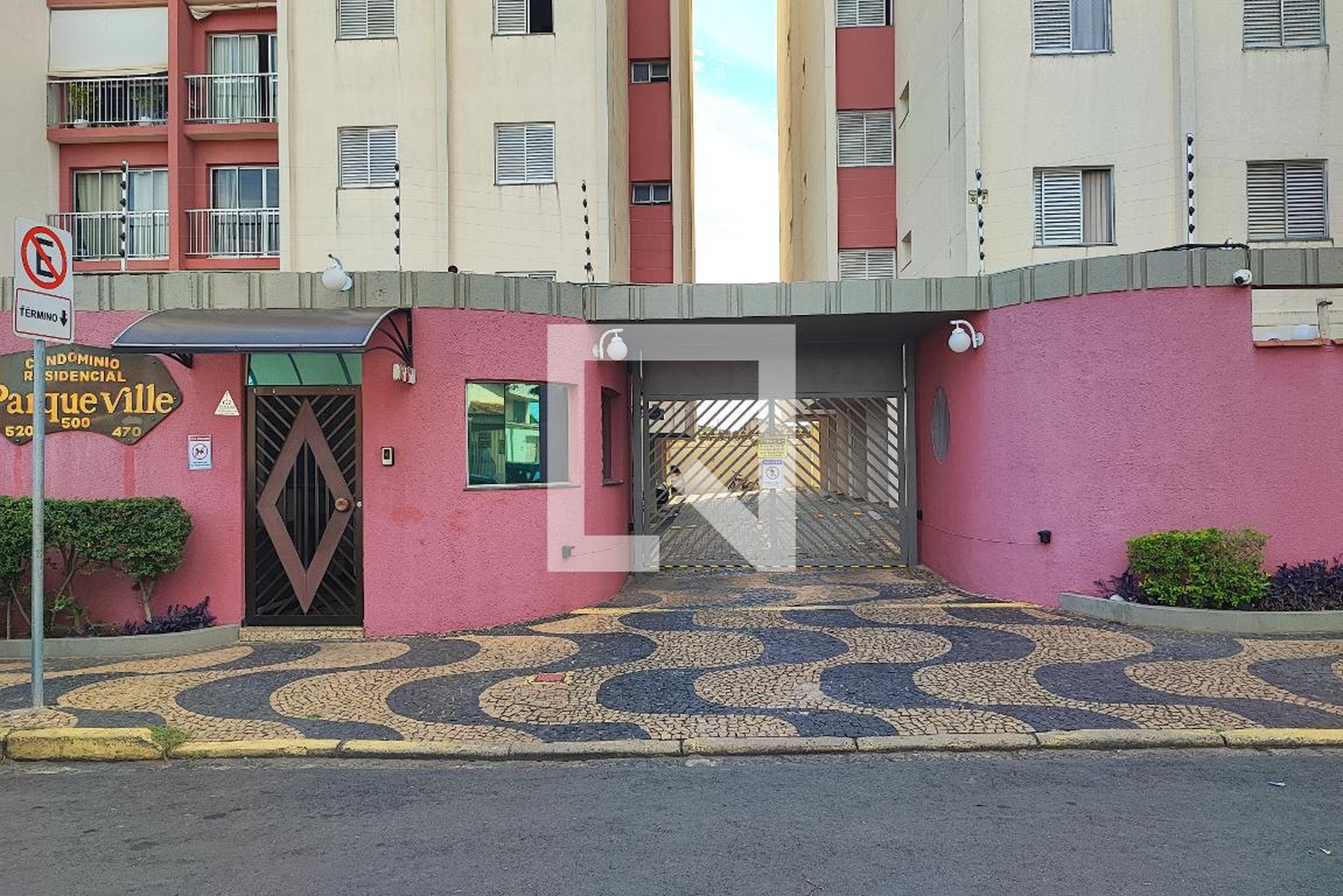 Fachada do Condomínio Condomínio em Rua Antônio José da Silva Martelinho, 47