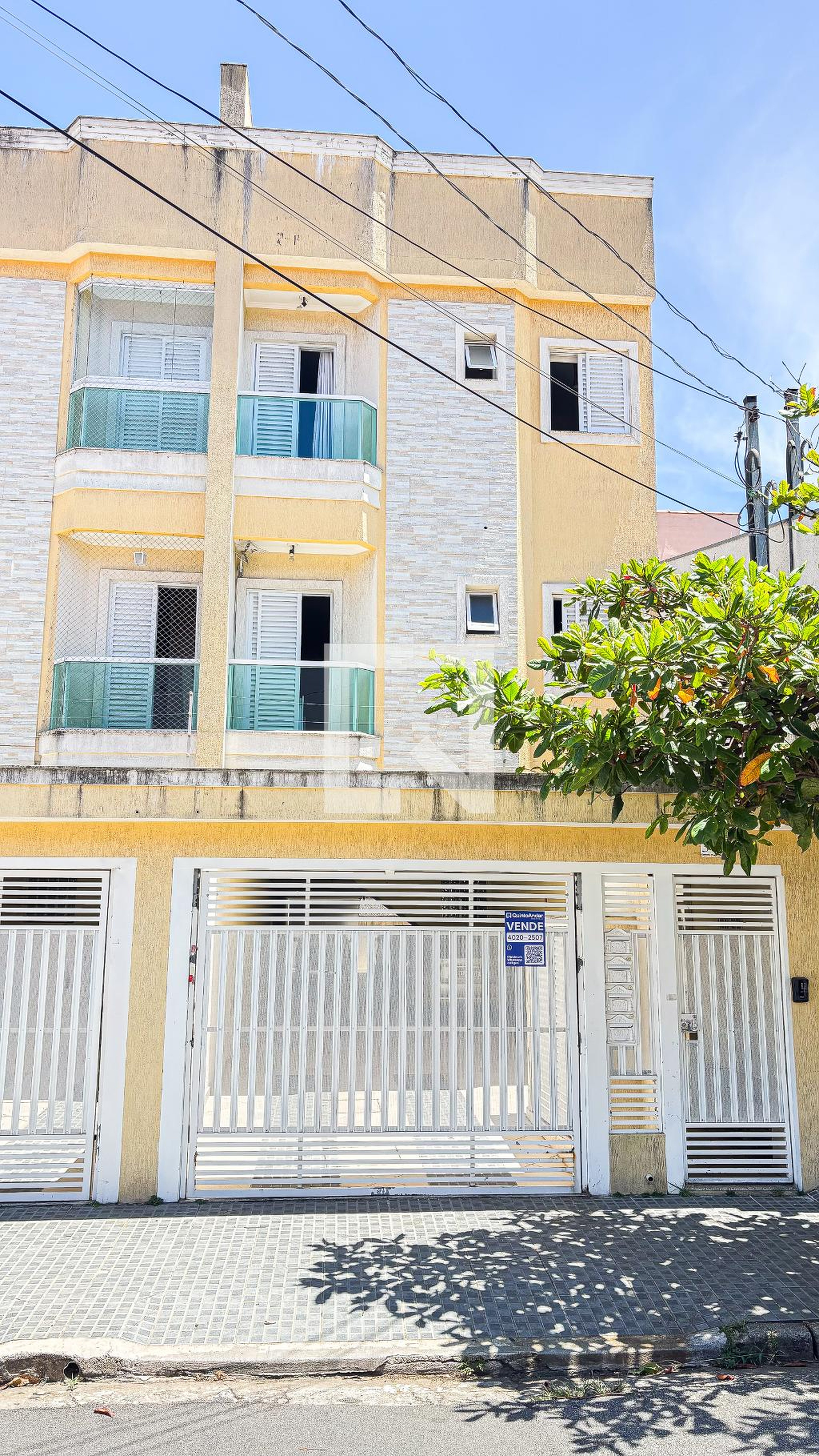 Fachada Condomínio em Rua Laureano, 375