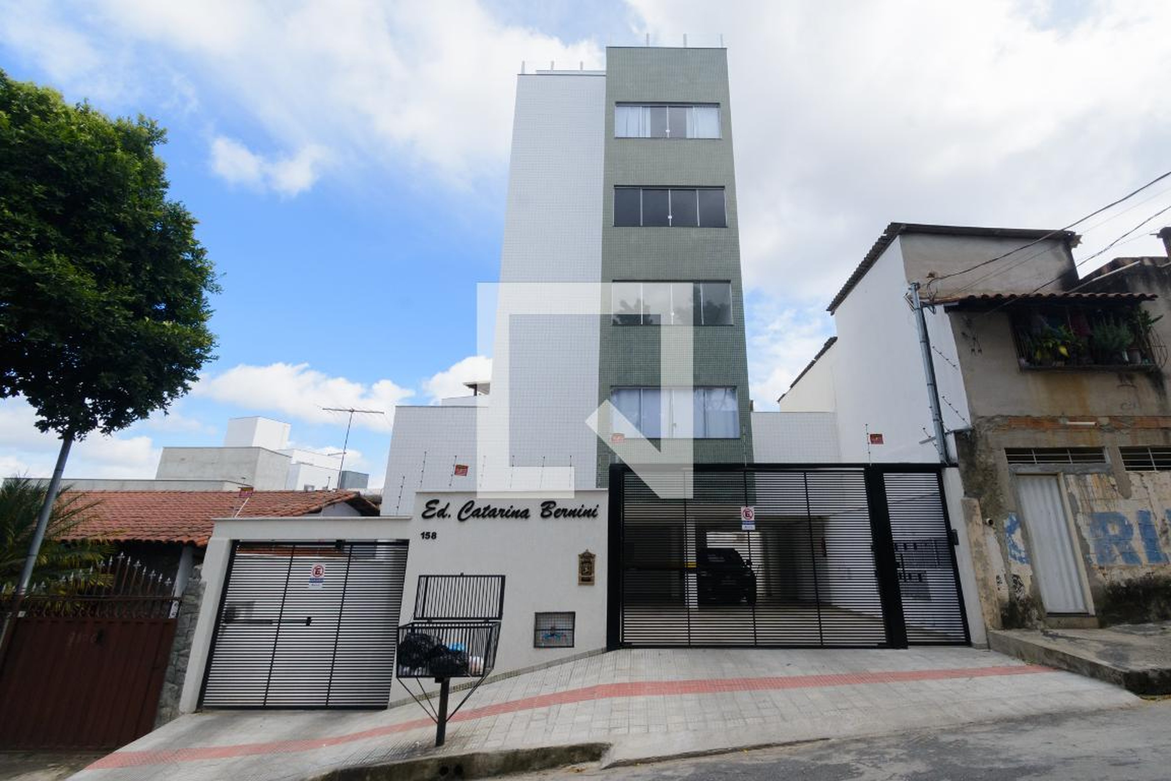 Fachada Condomínio em Rua Pedra da Luz, 158