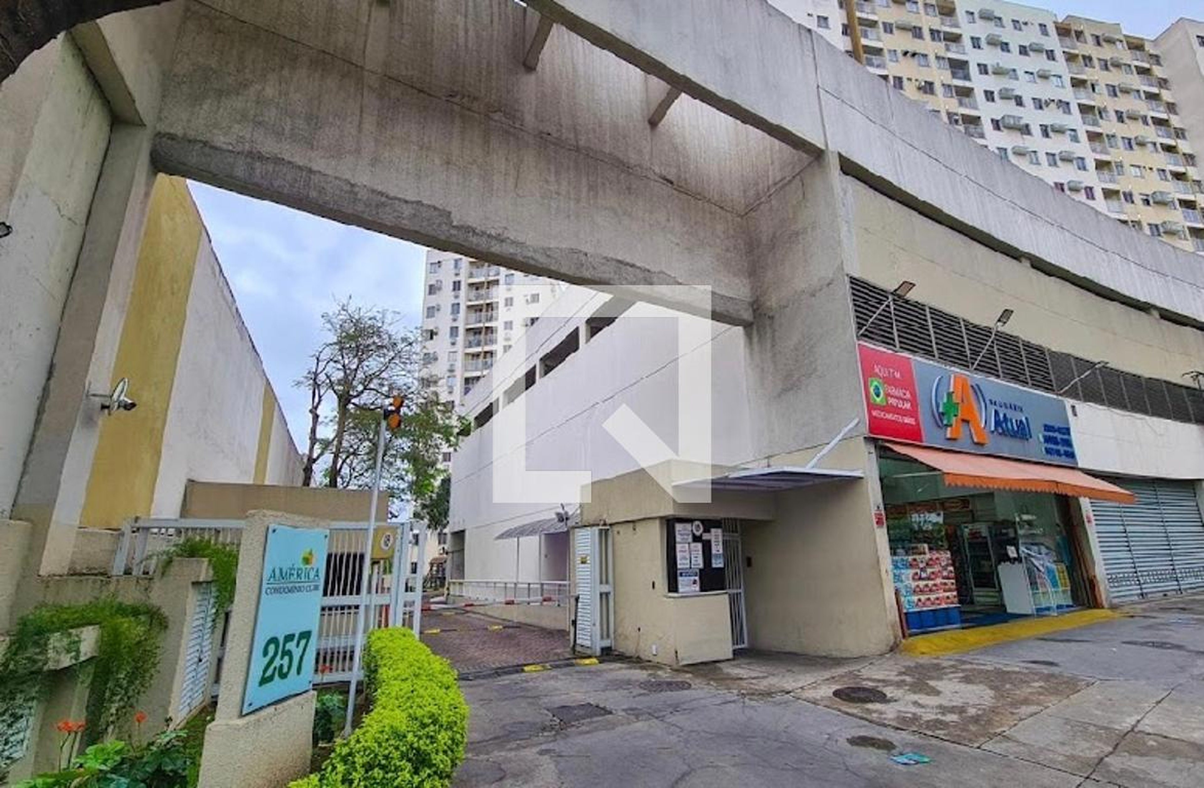 Fachada do Condomínio Condomínio América Clube