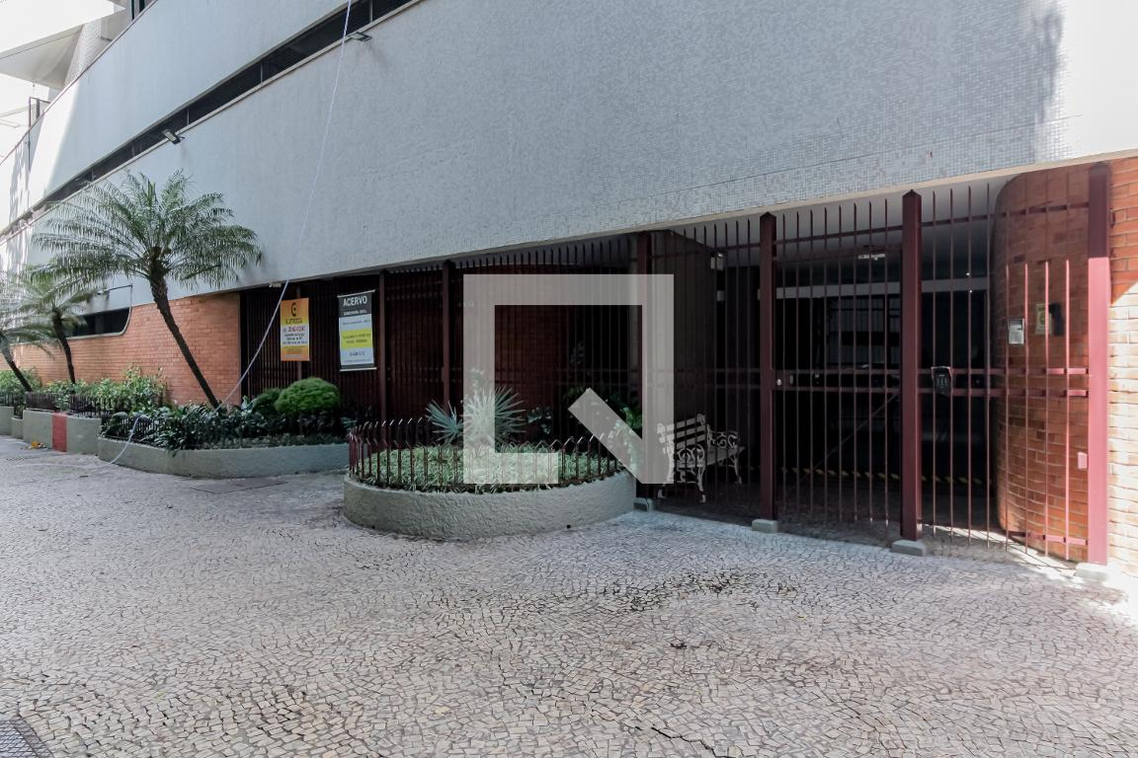 Entrada - Edifício Leibnitz