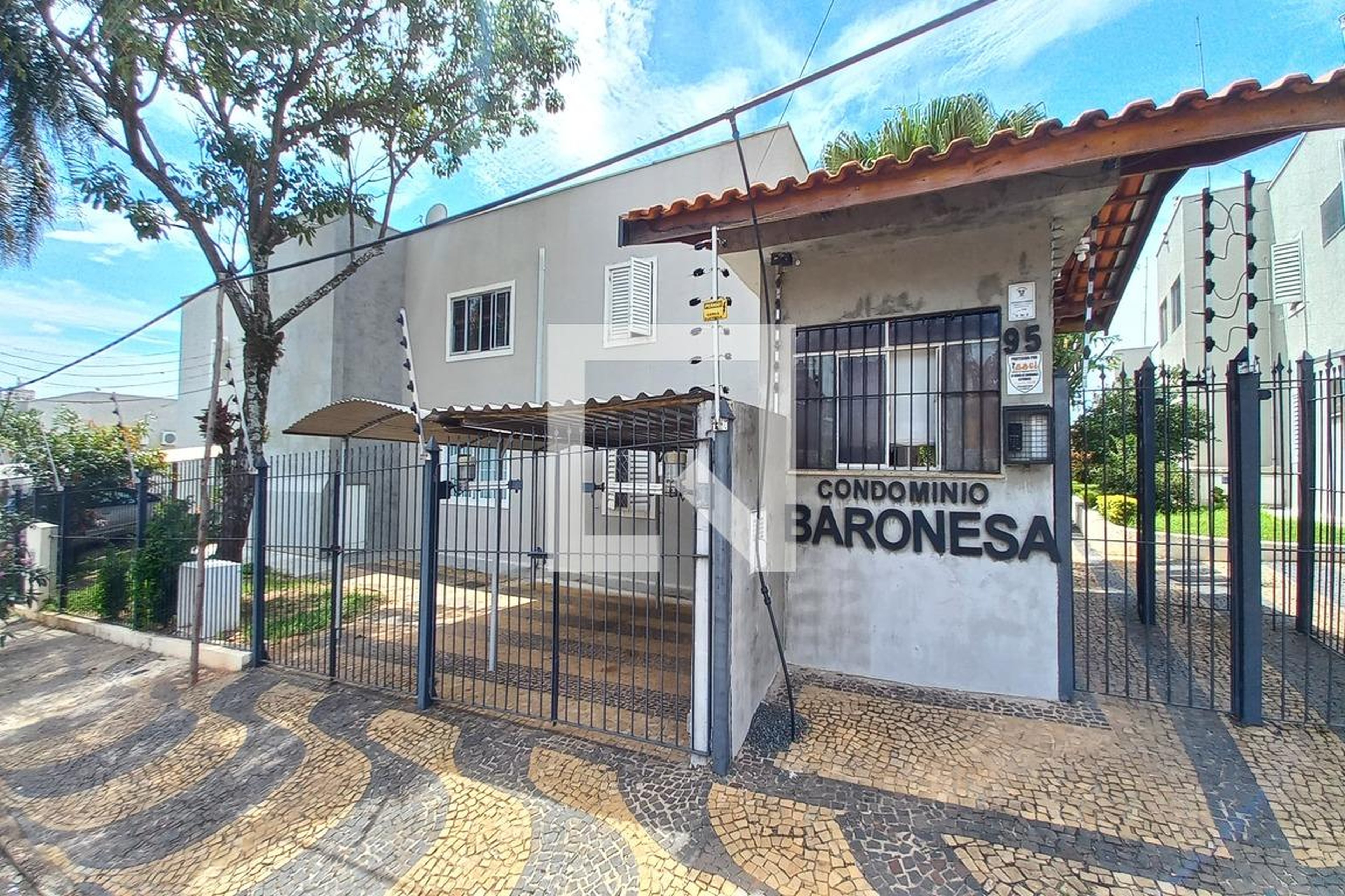 Fachada do Prédio Condomínio Baronesa