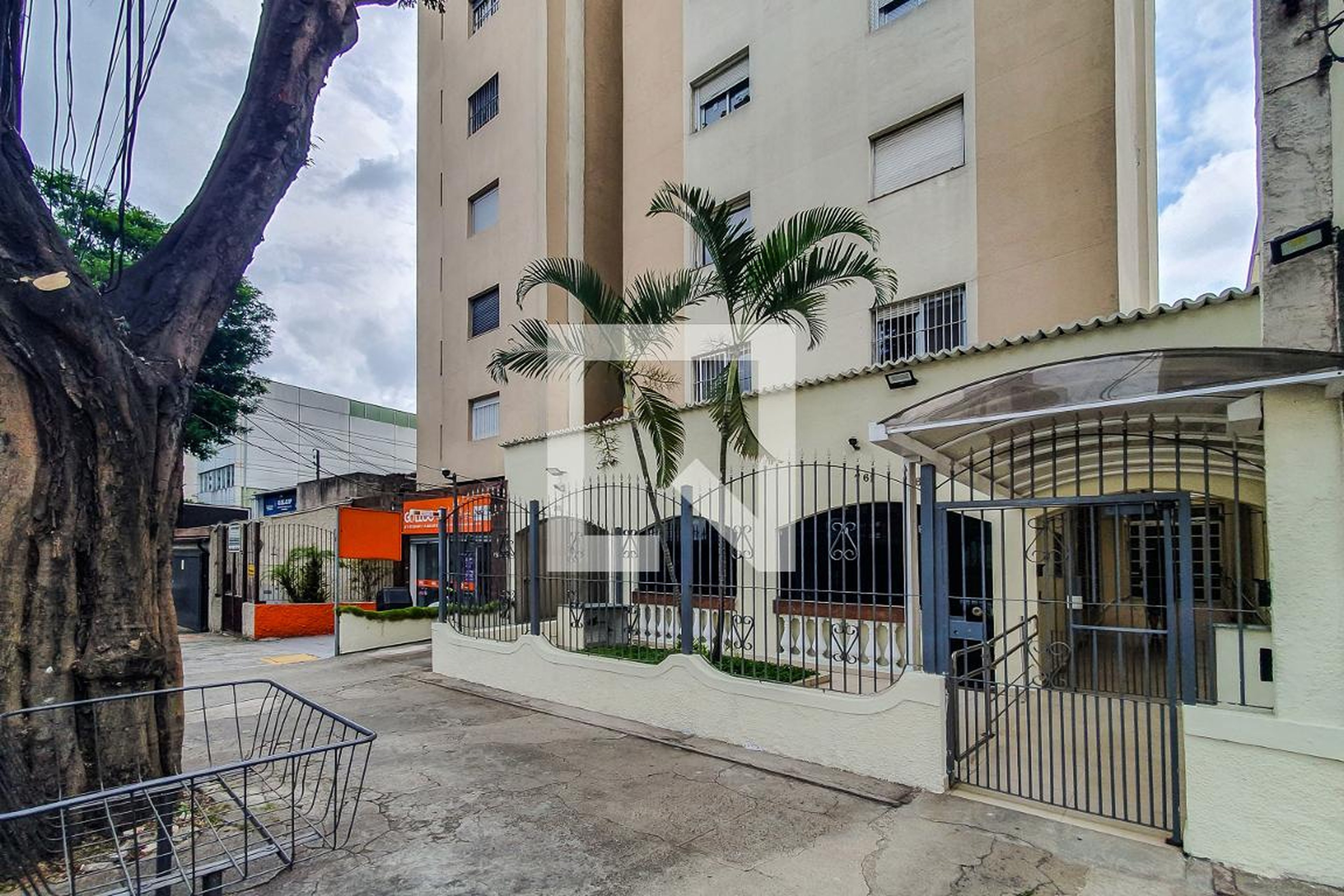 Fachada Condomínio em Avenida Doutor Gentil de Moura, 753