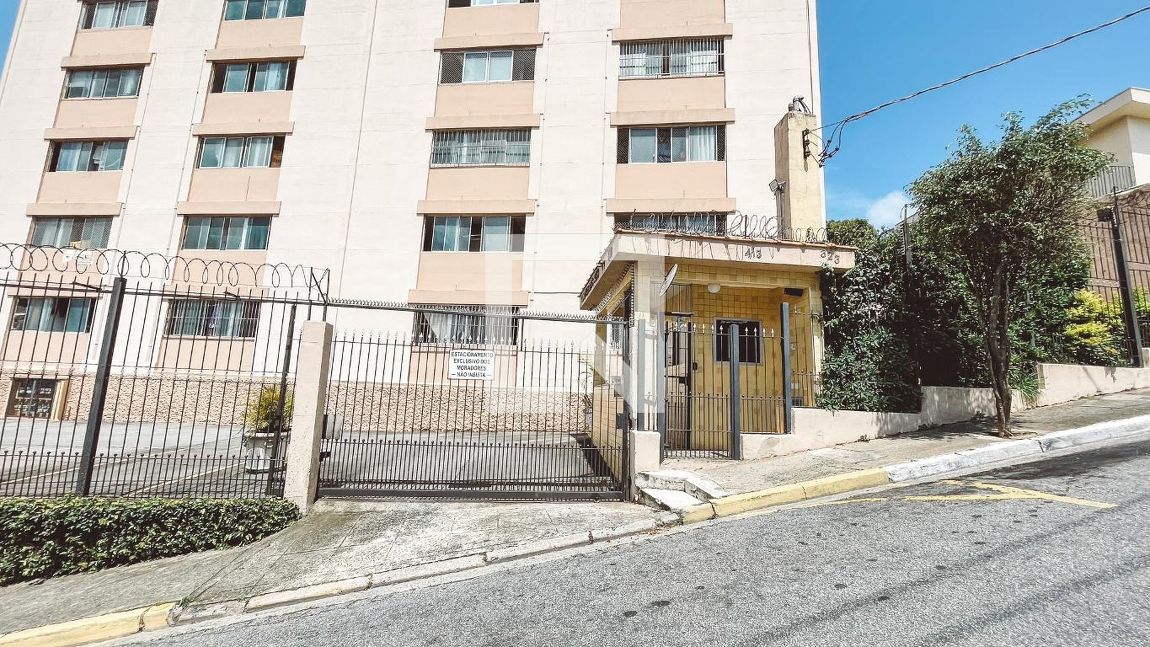 Fachada do Prédio Condomínio em Avenida João Pessoa, 323