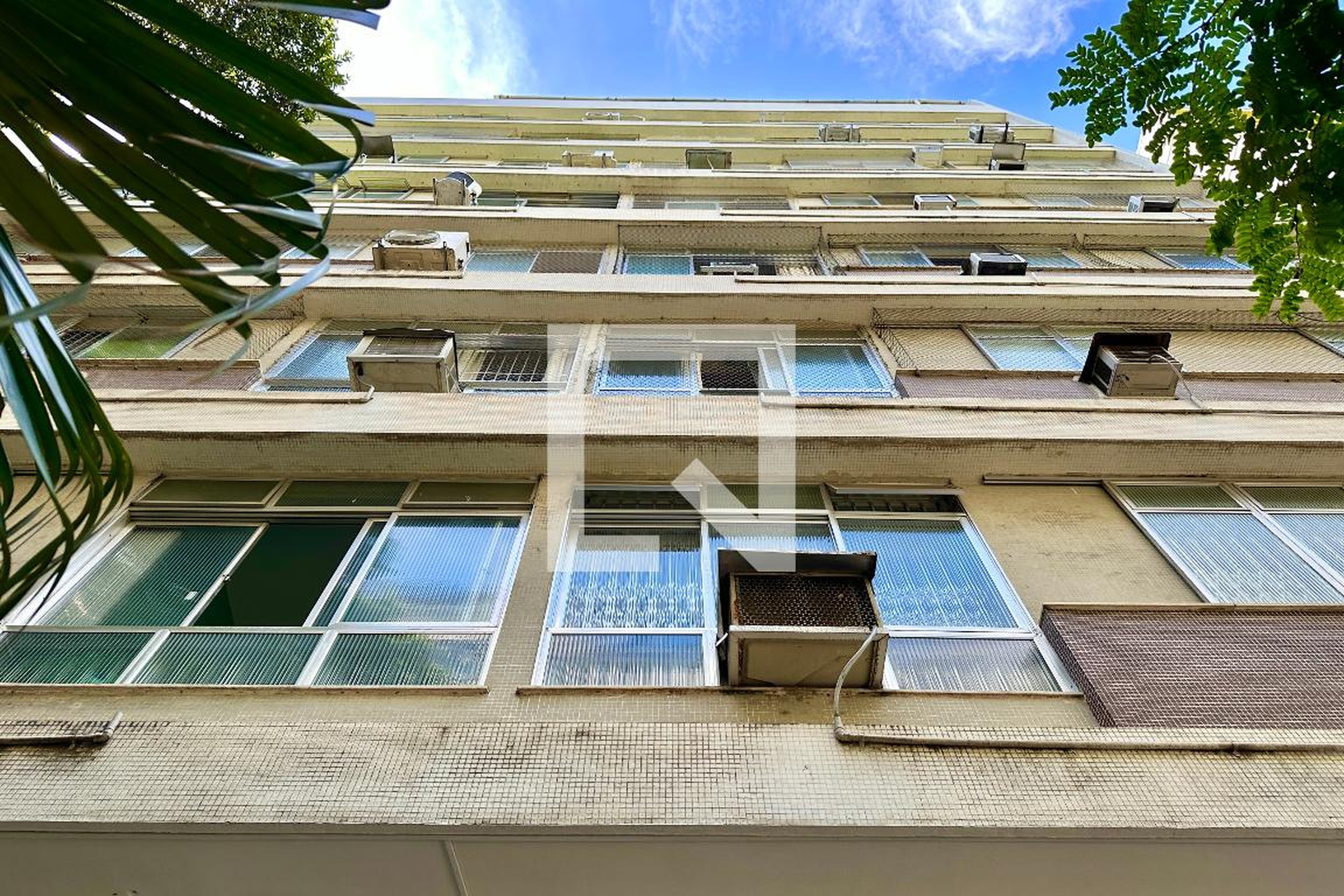 Fachada Condomínio em Rua Andrade Pertence, 33