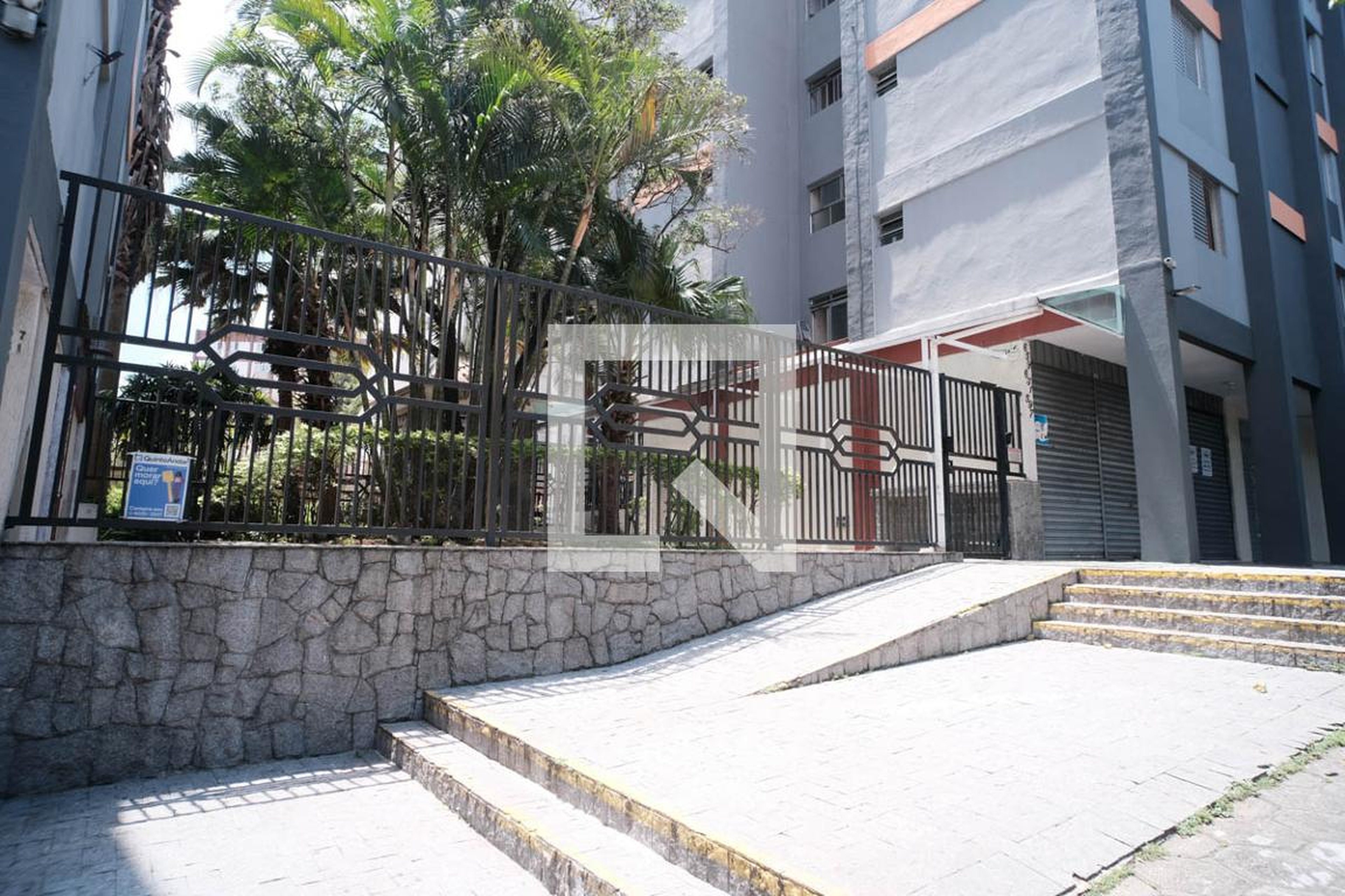 Fachada Condomínio Conjunto Habitacional Alfazemas 1