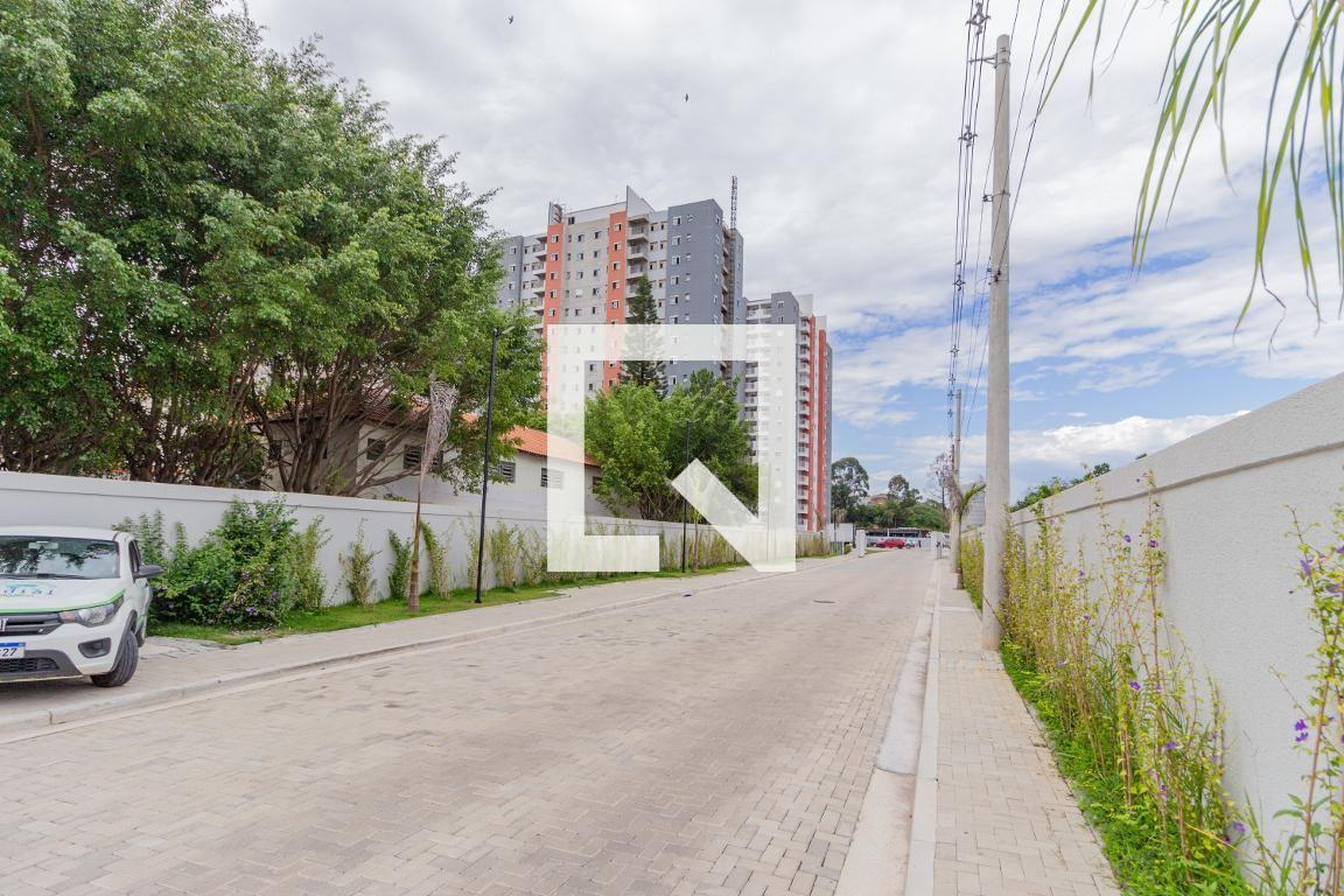 Entrada Condomínio em Avenida Cataguá, 135