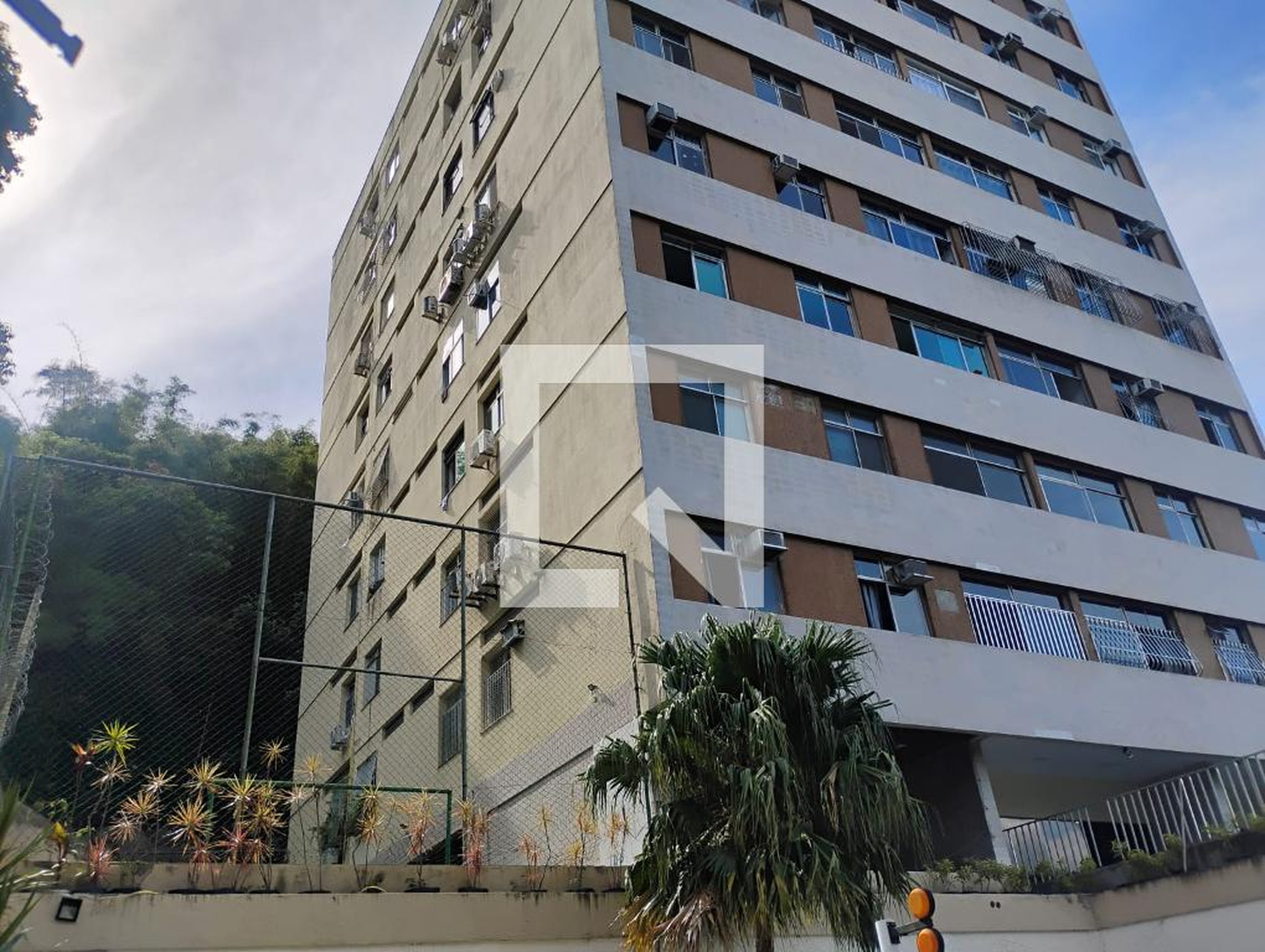 Fachada Condomínio Grande Charles