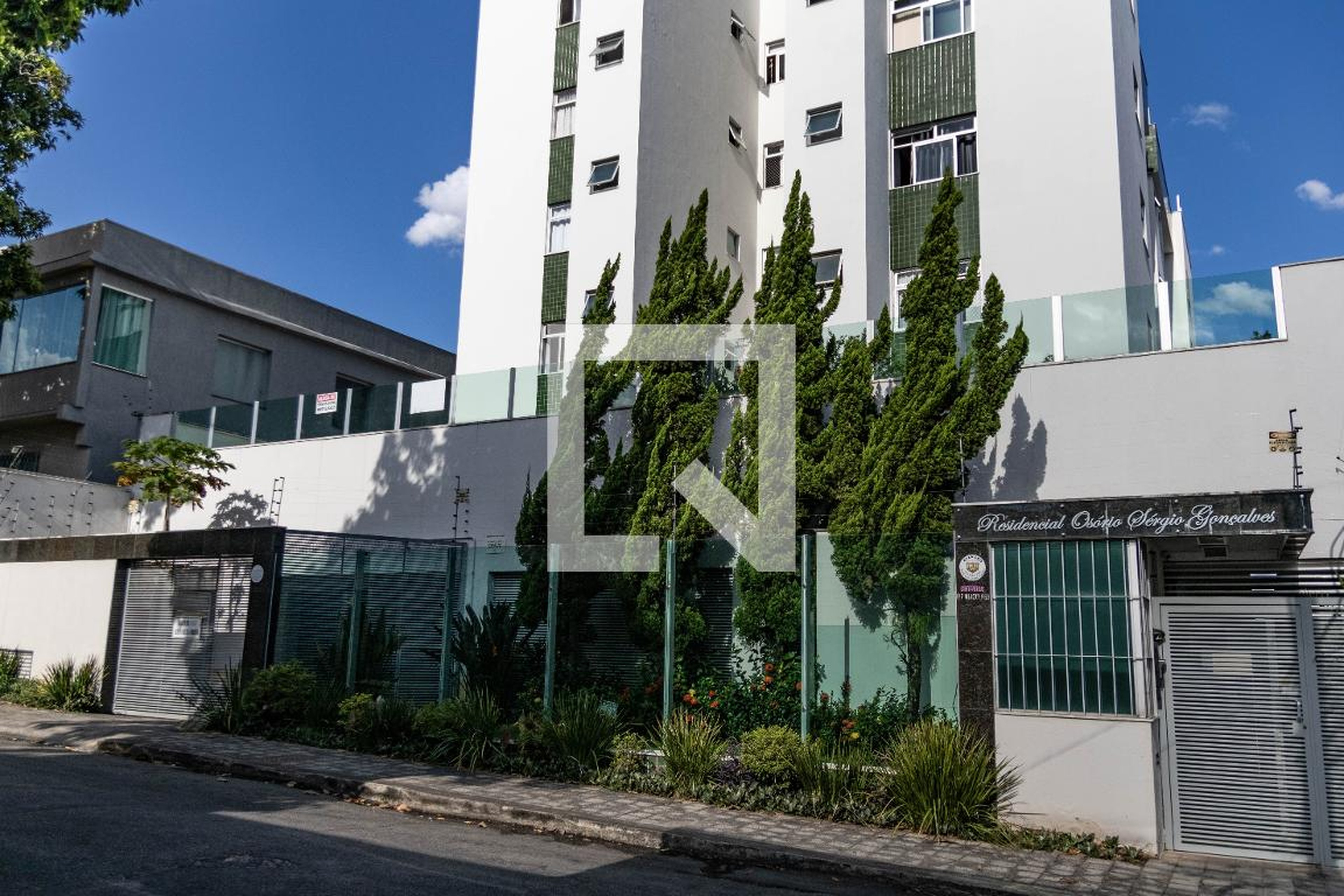 Fachada Condomínio em Rua Costa Sena, 224