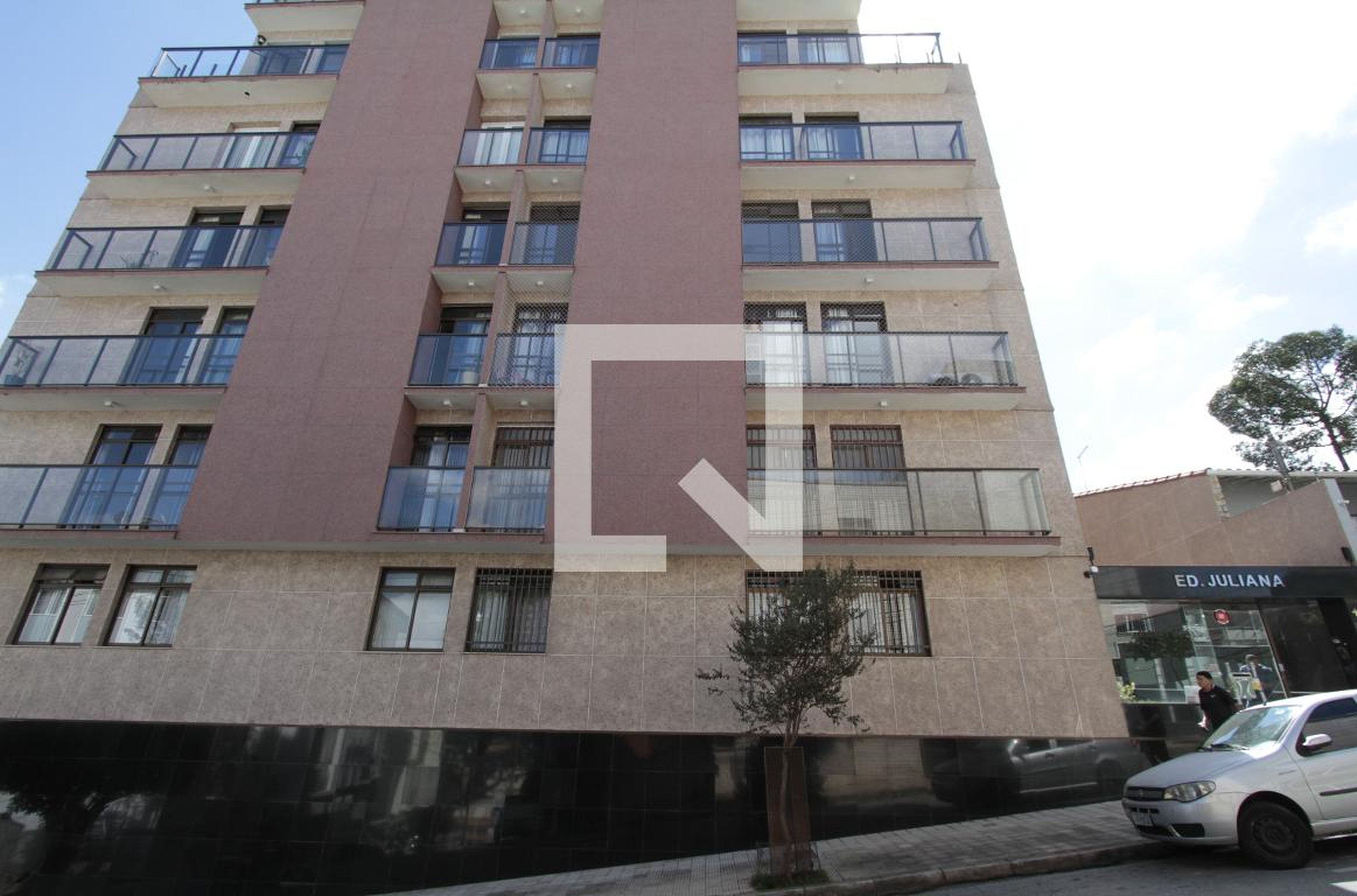 Fachada do Prédio Condomínio em Rua Henrique Burnier, 160