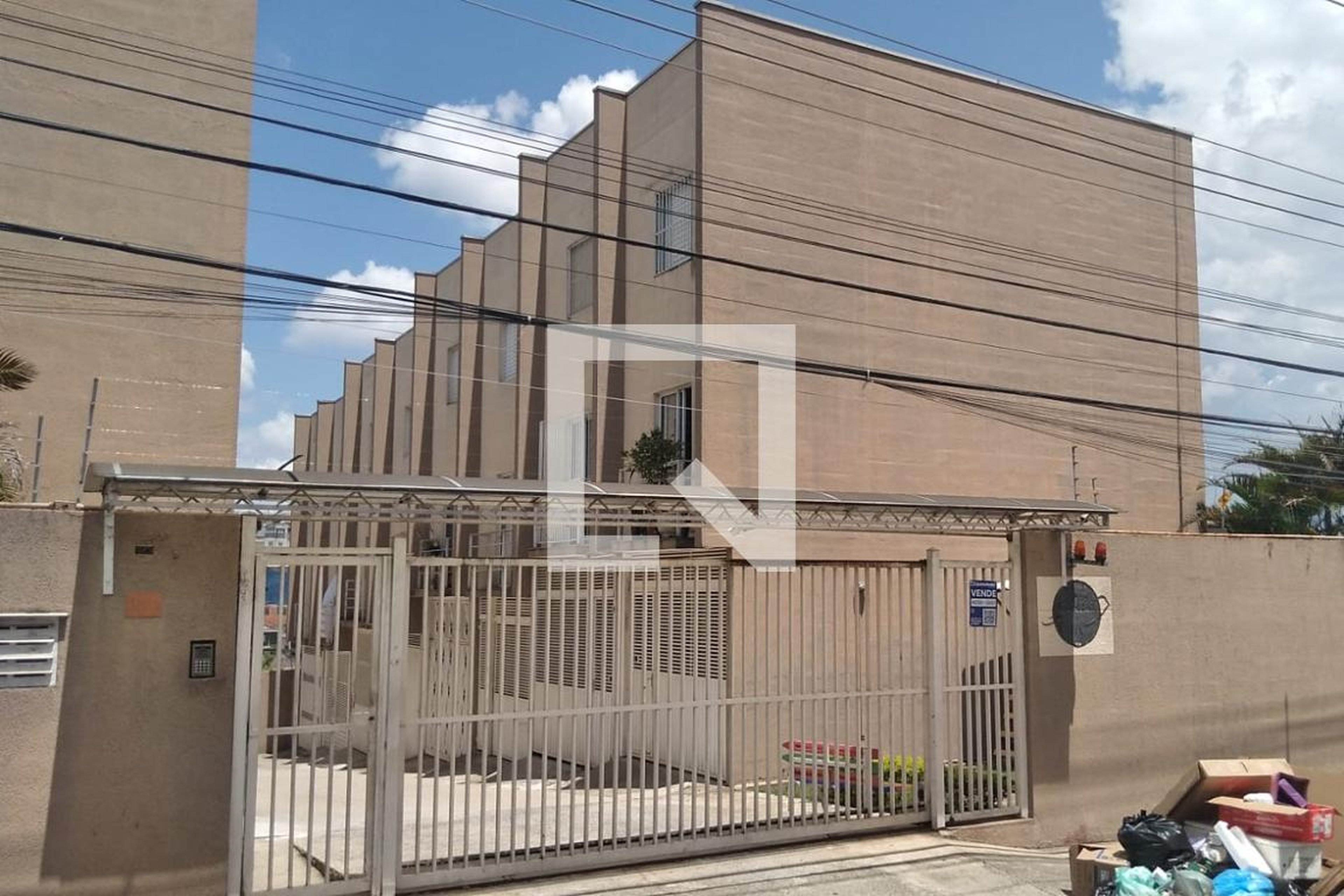 Fachada Condomínio em Rua Elza Guimarães, 321A