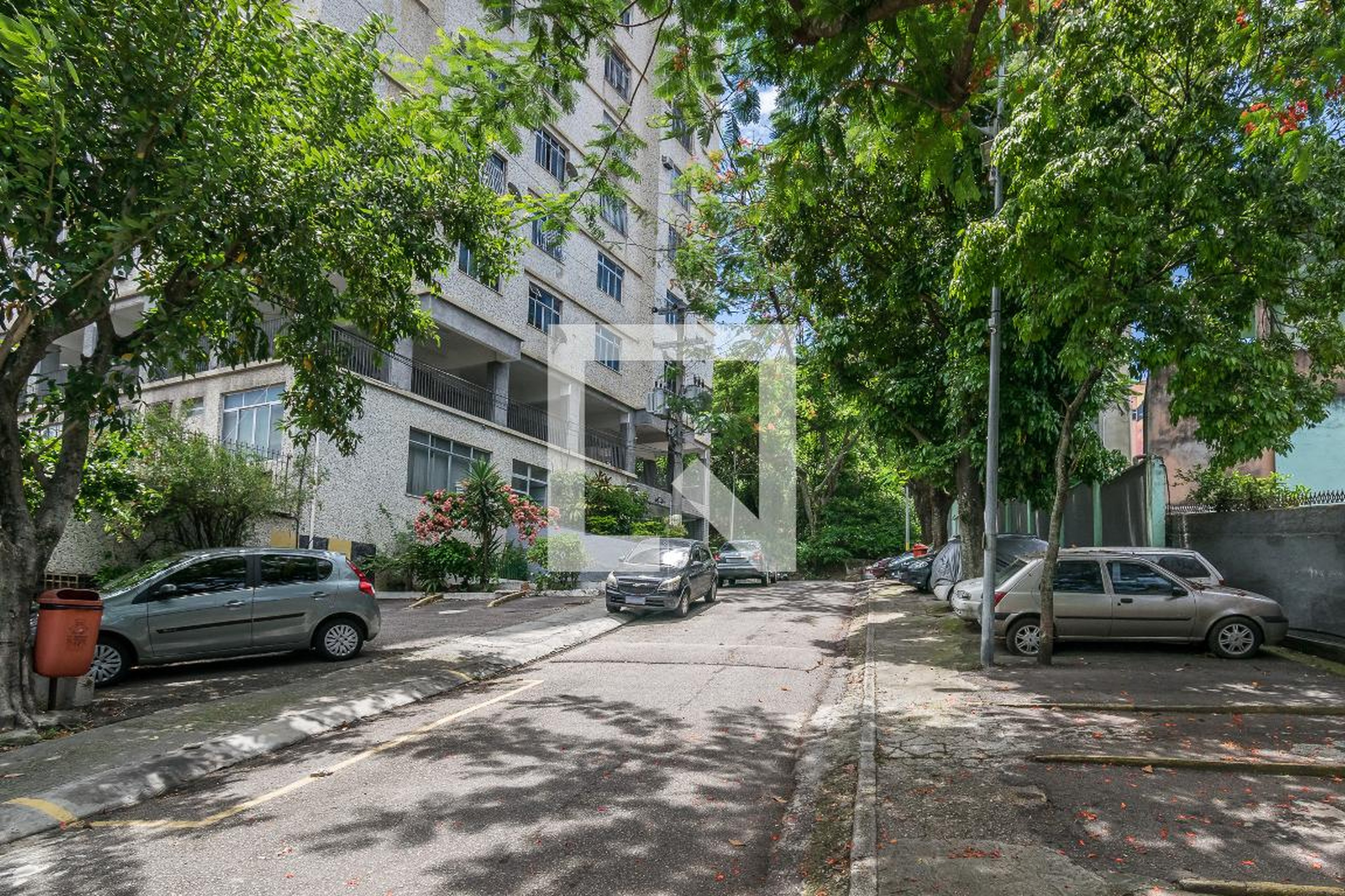 Fachada do Condomínio Edifício Araruama