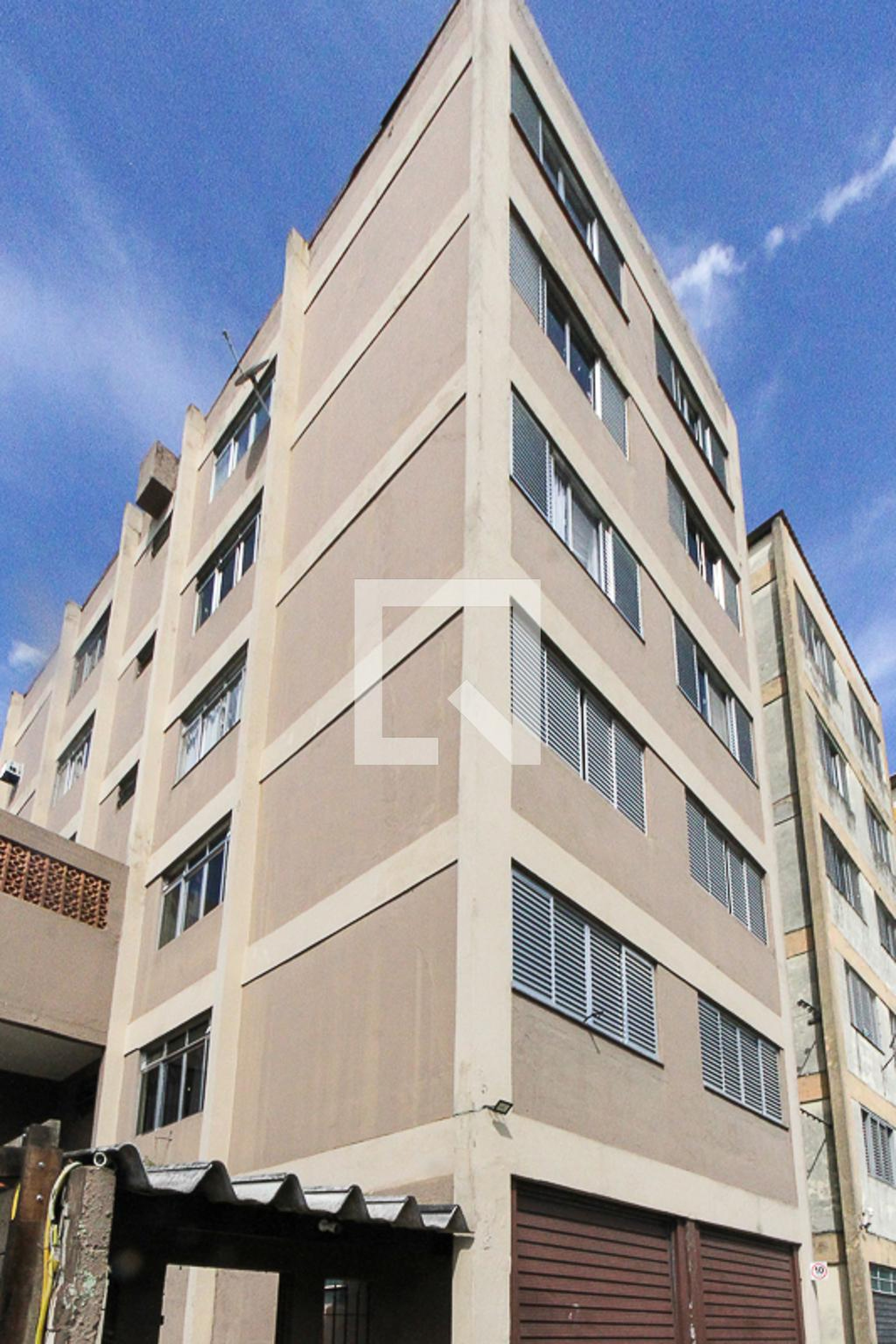 Fachada Condomínio em Avenida Vila Ema, 4322