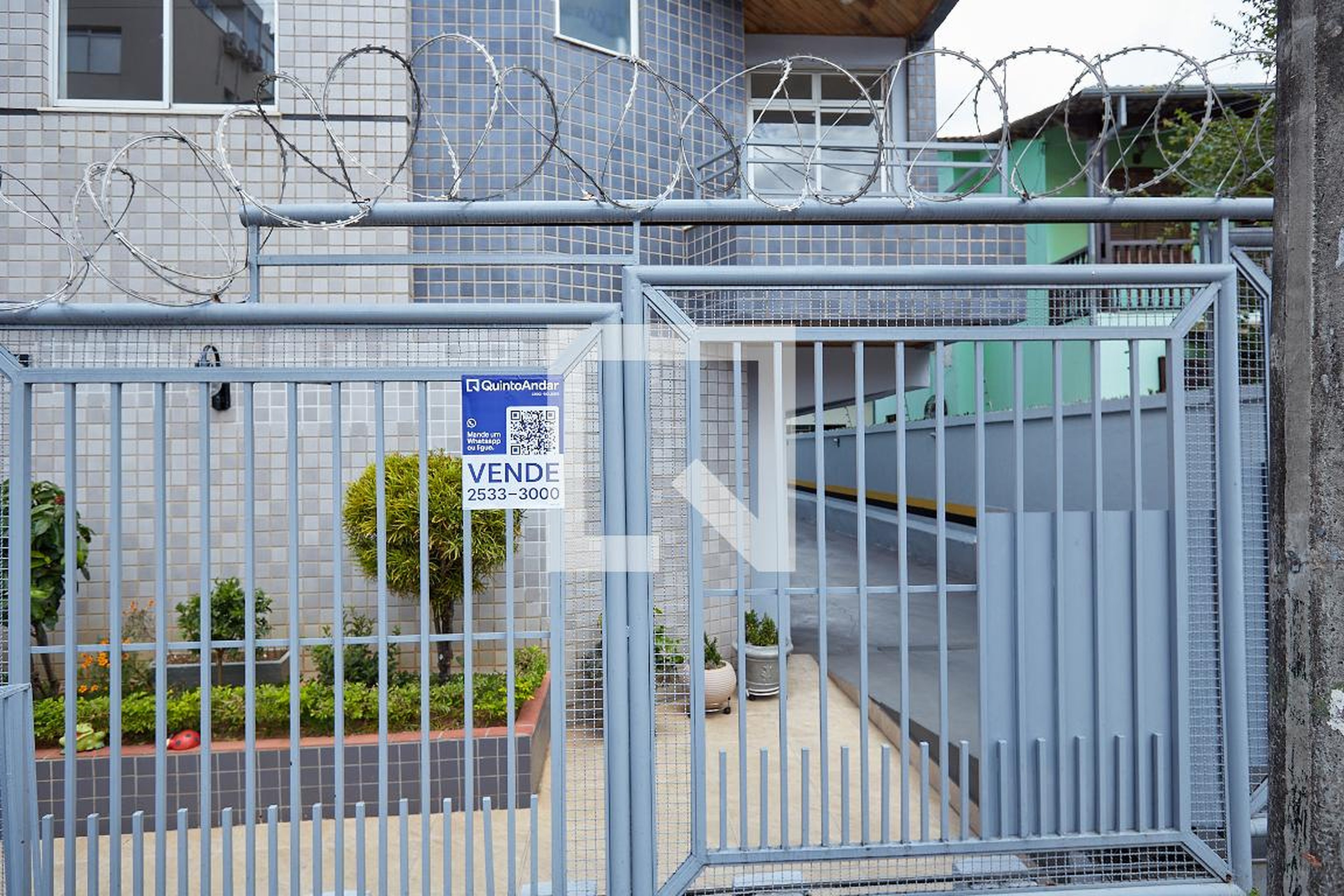 Fachada Condomínio em Rua Dias da Mota, 47