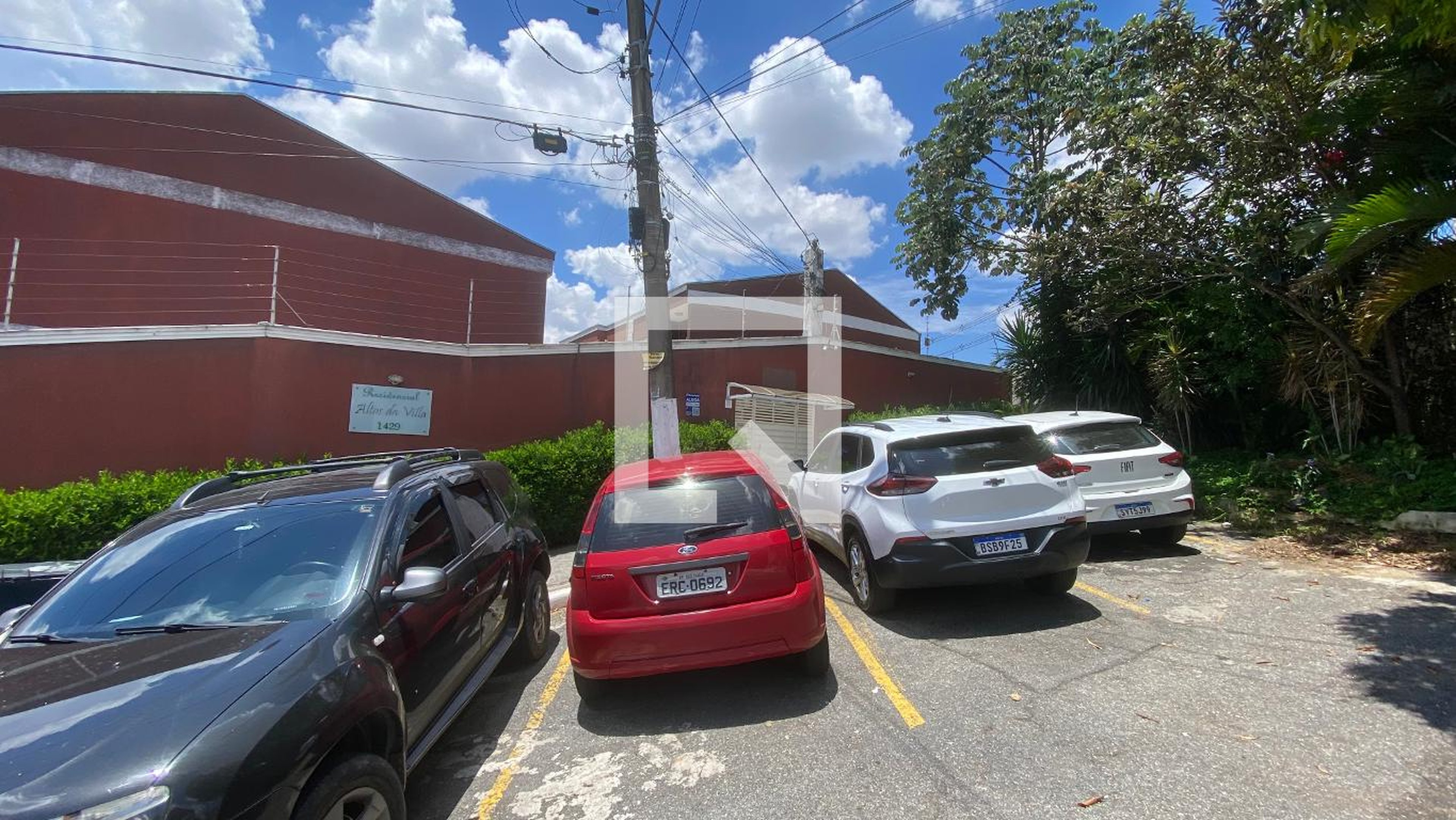 Fachada Condomínio em Avenida Hermilo Alves, 1249