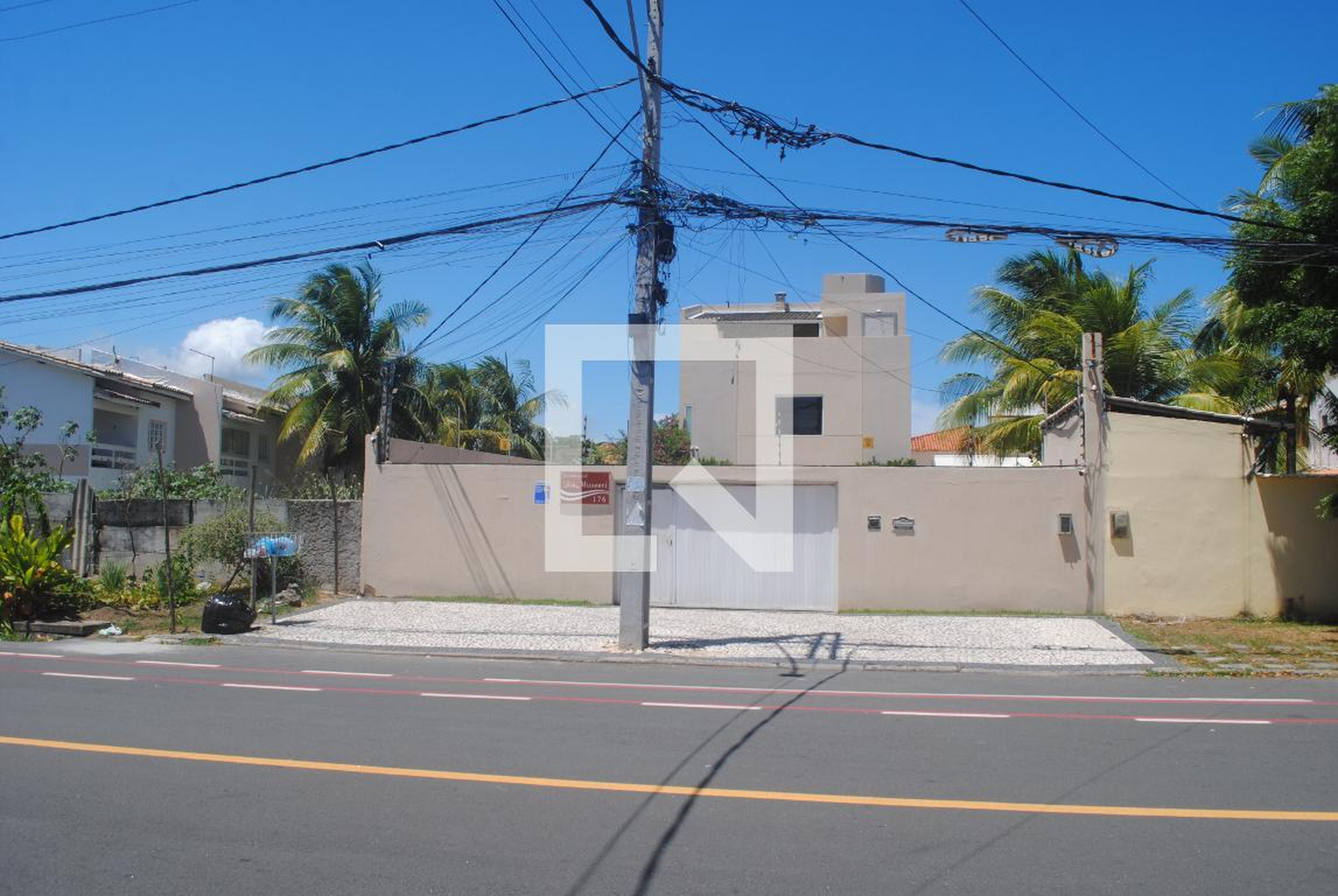 Fachada Condomínio em Alameda Praia Garapuá, 176