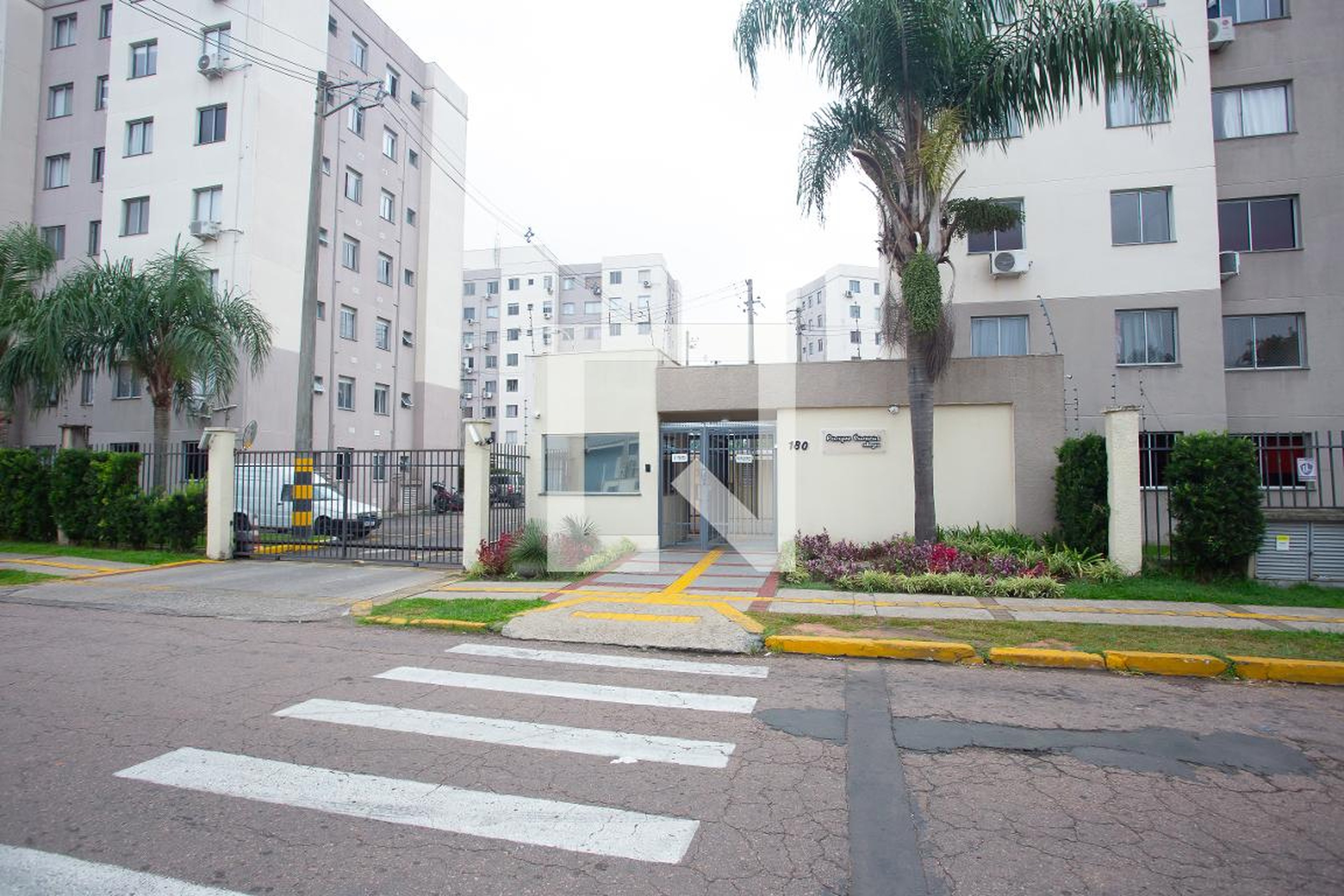 Fachada do condomínio Condomínio Parque Canoas Allegro