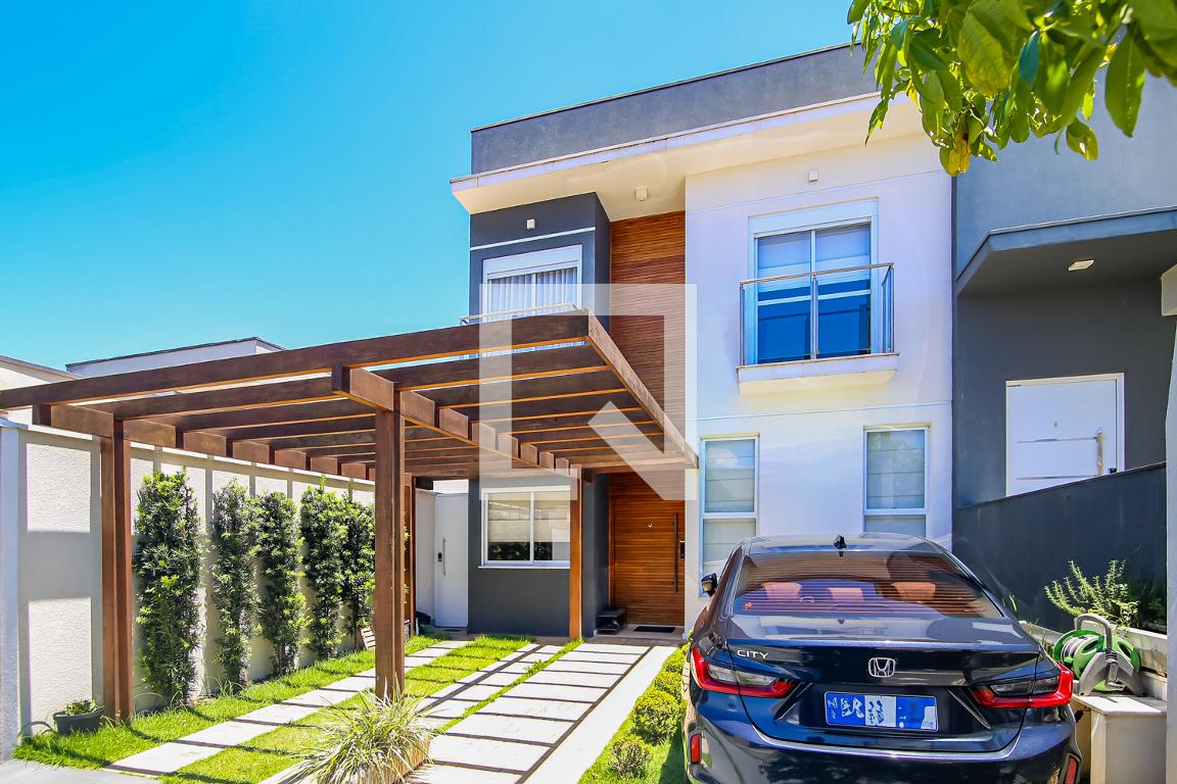 Fachada Condomínio em Rua Gil Jorge Steffen, 52