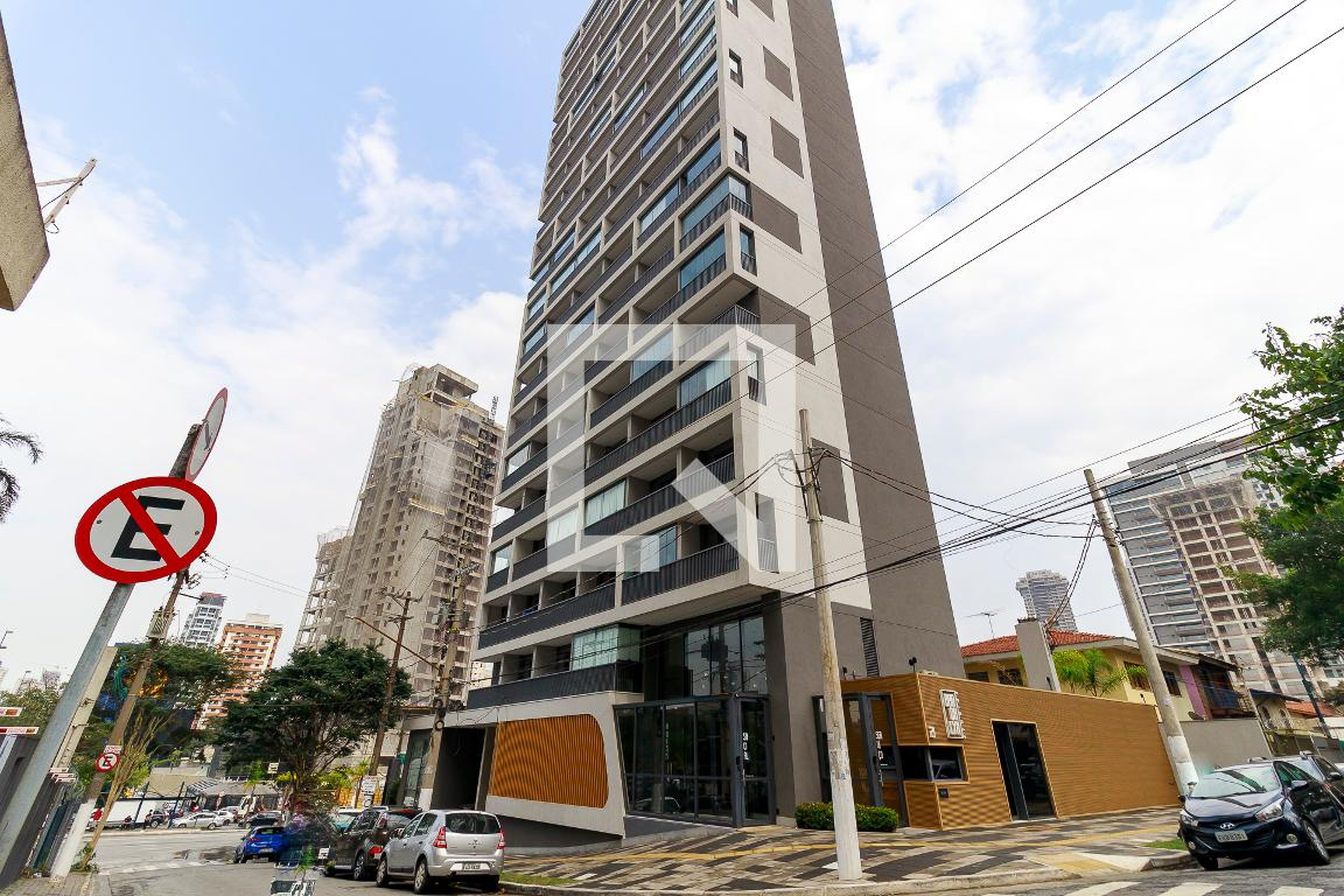 Fachada Condomínio em Rua das Sempre-Vivas, 22