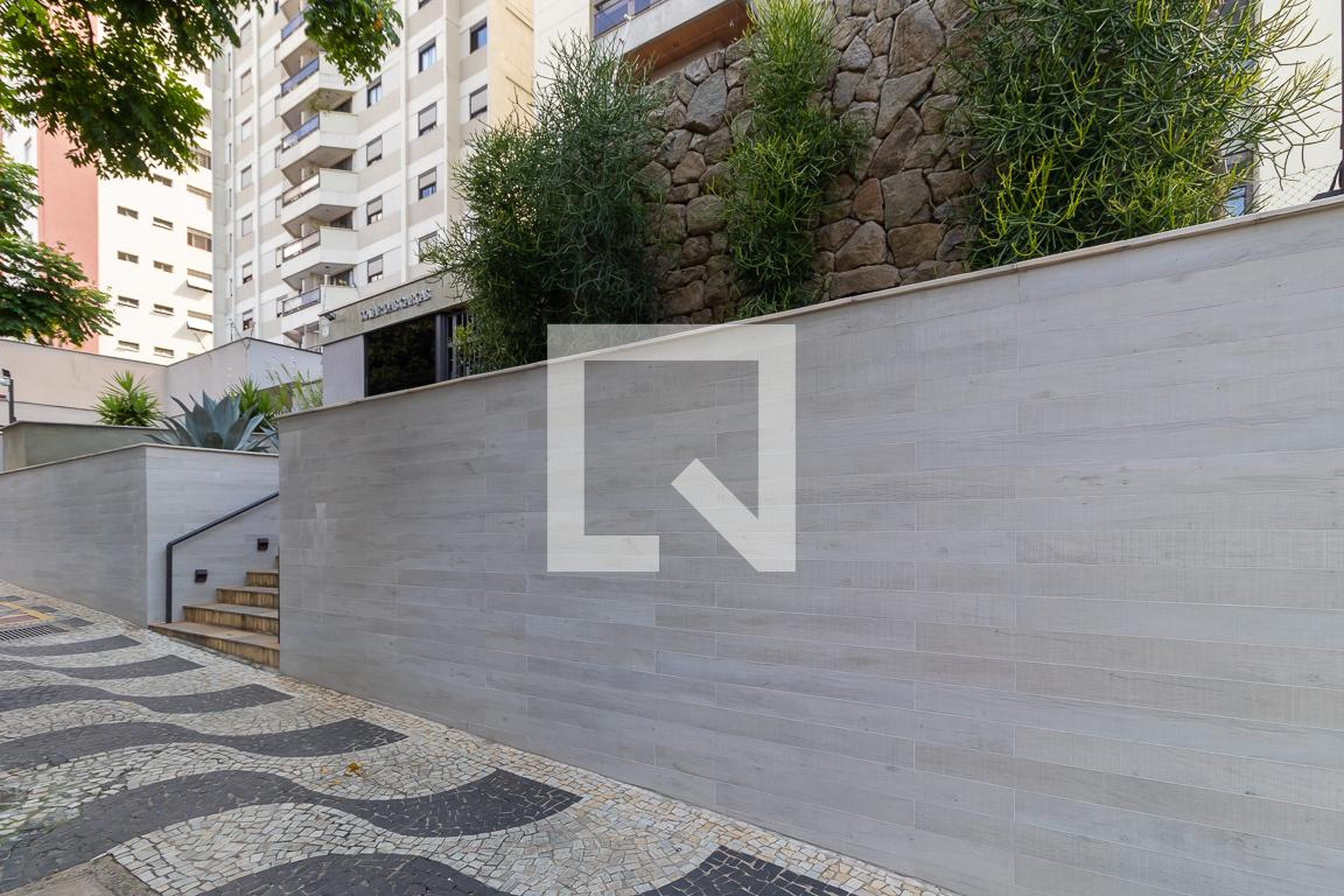 Fachada Condomínio em Avenida Dona Libânia, 1985