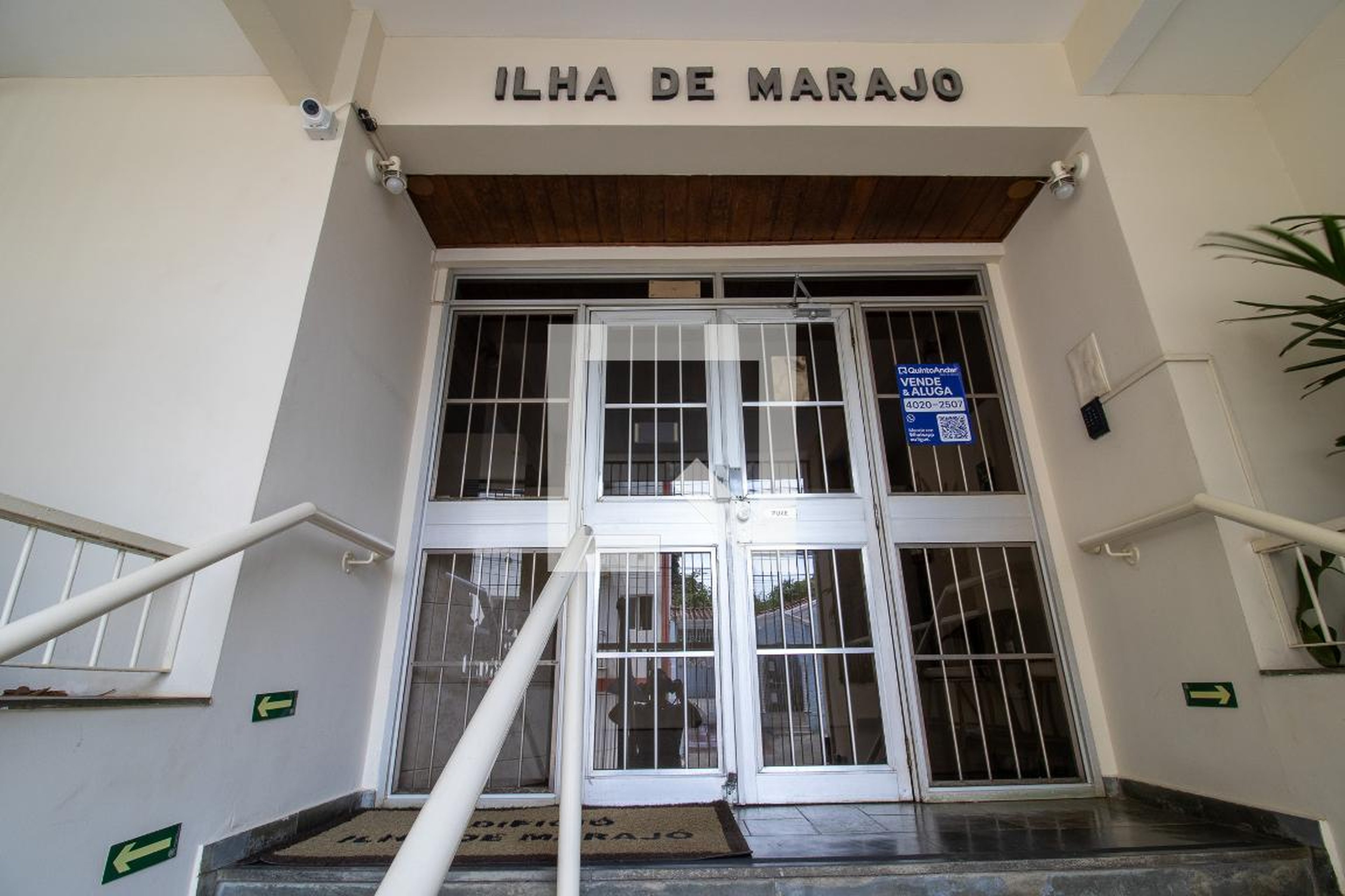 Fachada Condomínio em Rua Hércules Florence, 210