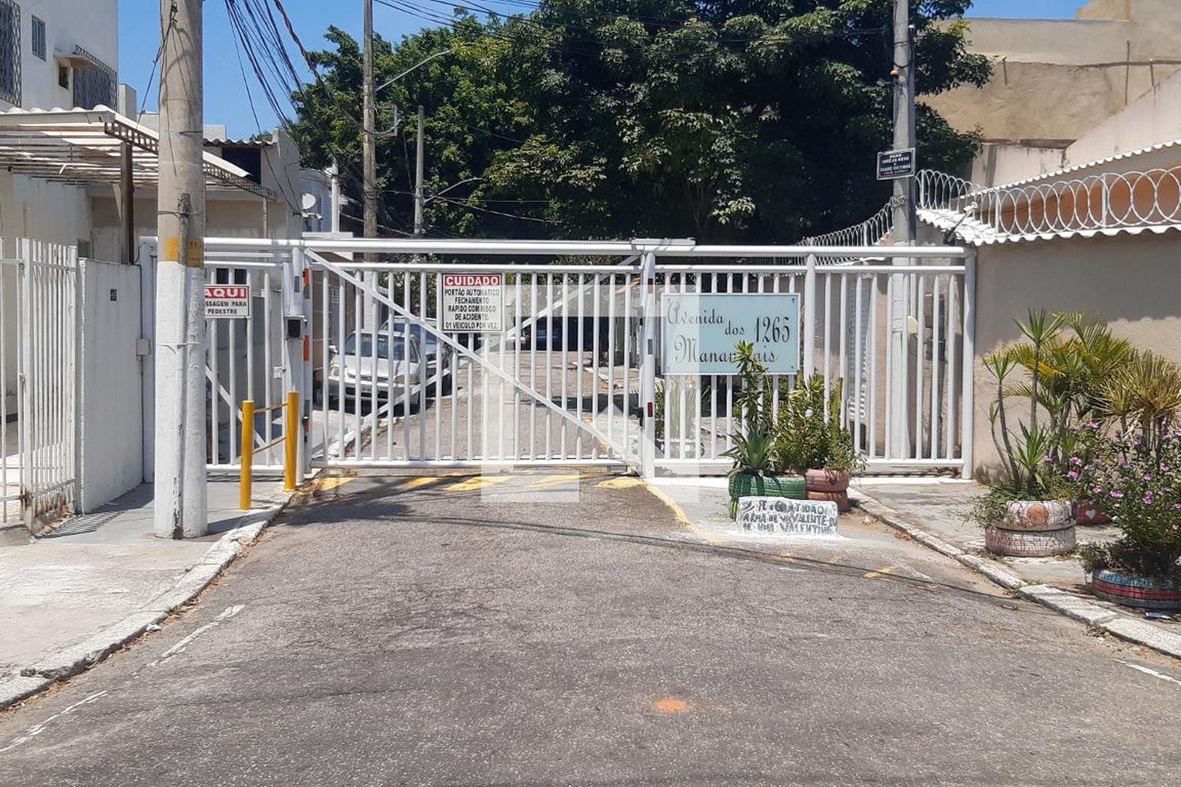 Fachada Condomínio em Avenida dos Mananciais, 1265