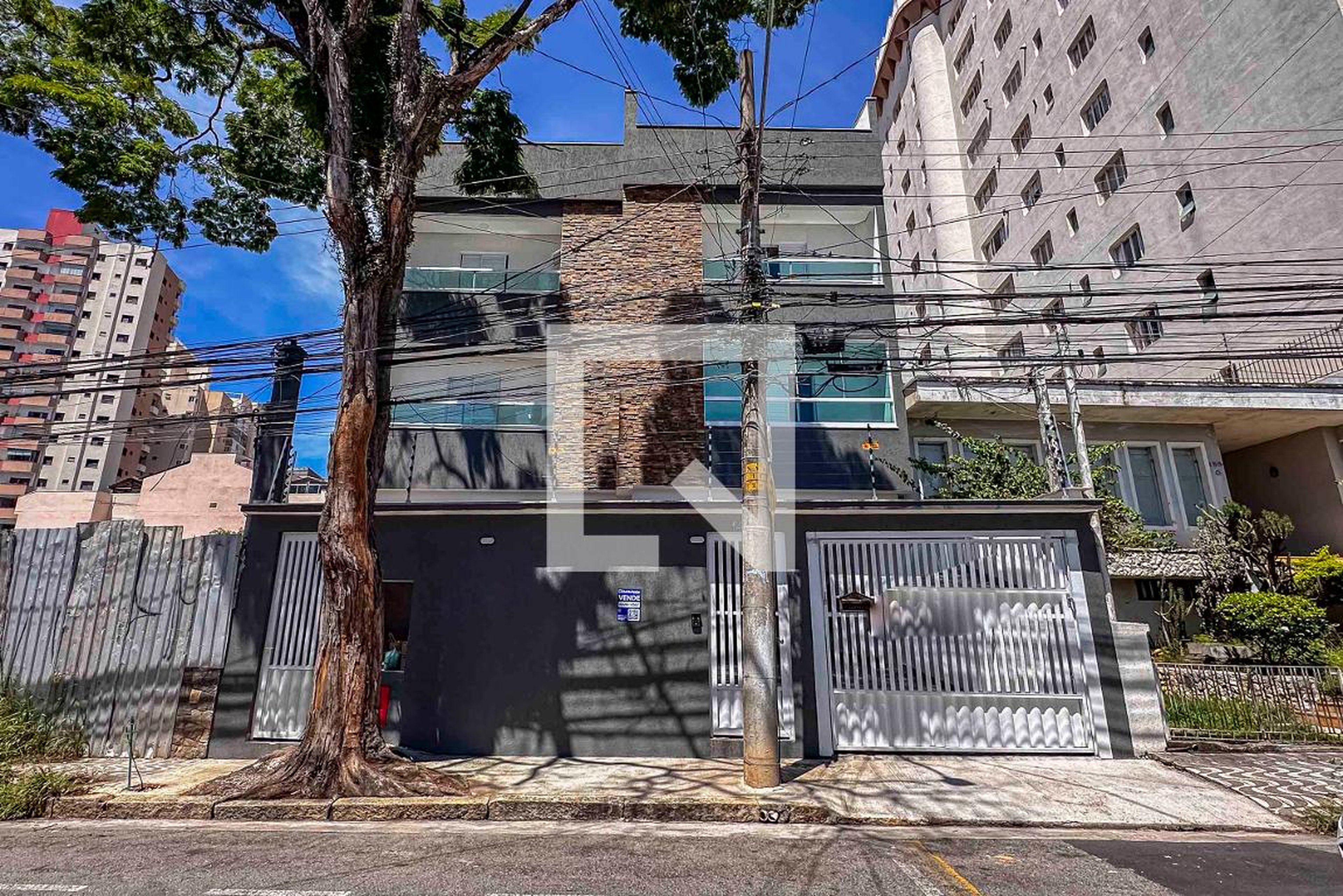 Fachada Condomínio em Rua Padre Capra, 140