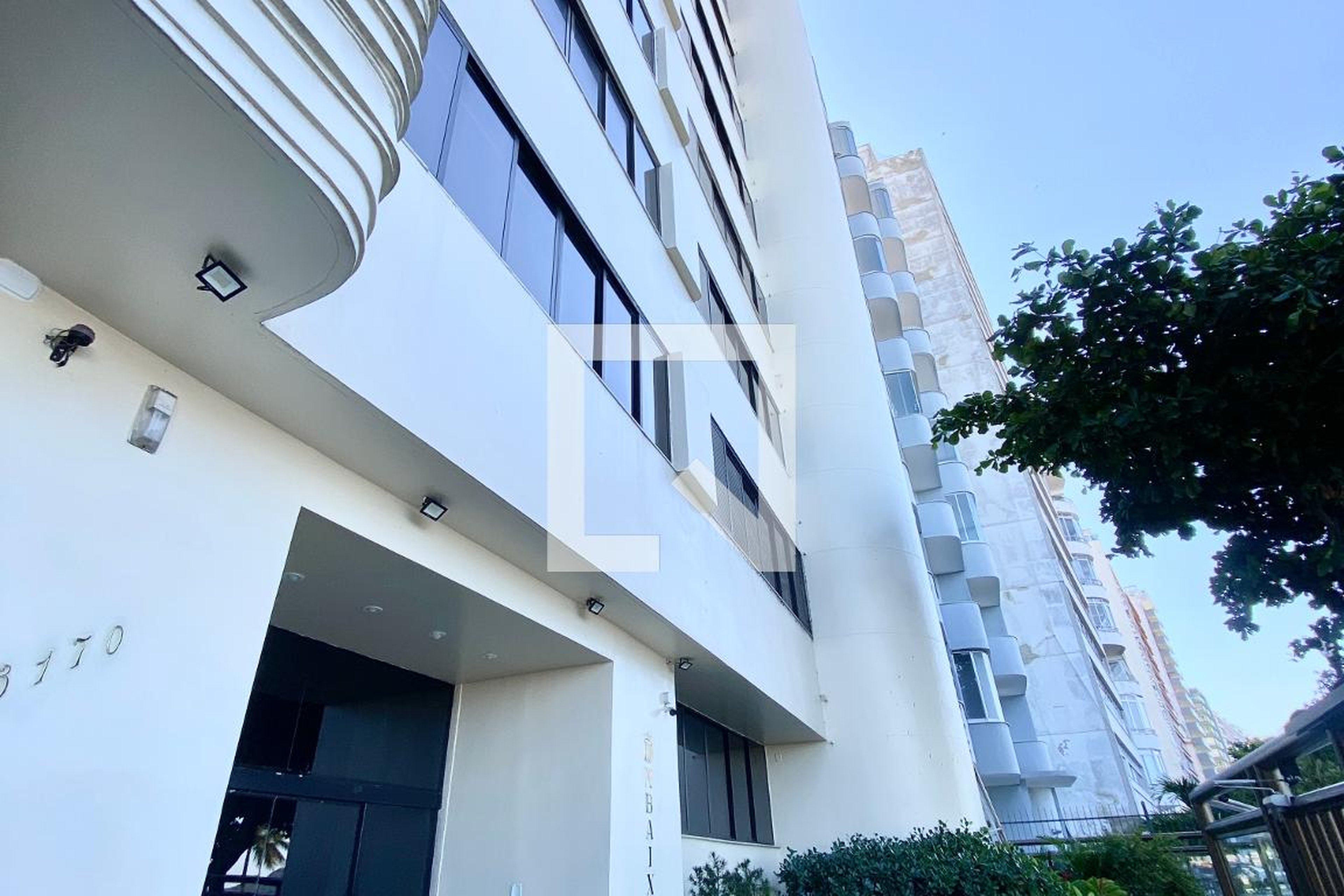 Fachada Edificio Embaixador