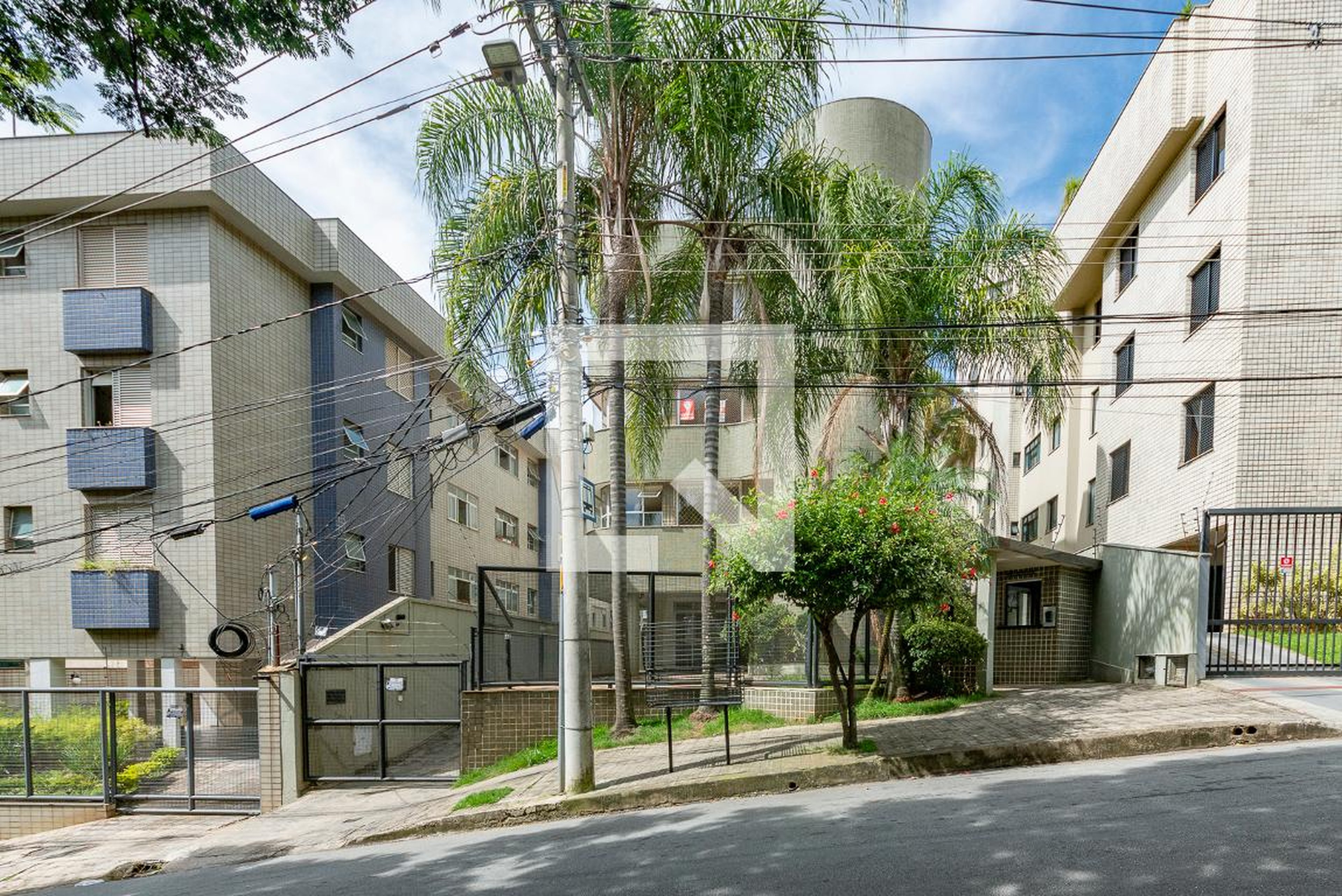 Fachada Condomínio em Rua Doutor Célio Andrade, 162