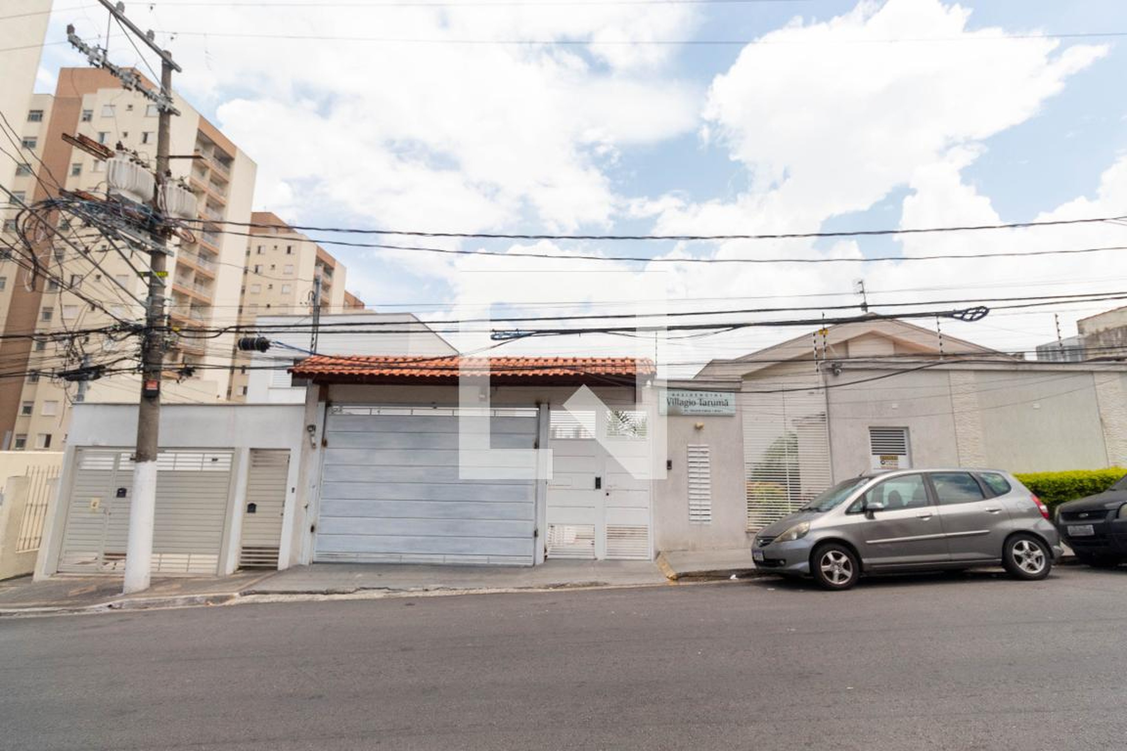 Fachada do condomínio Residencial Villagio Tarumã