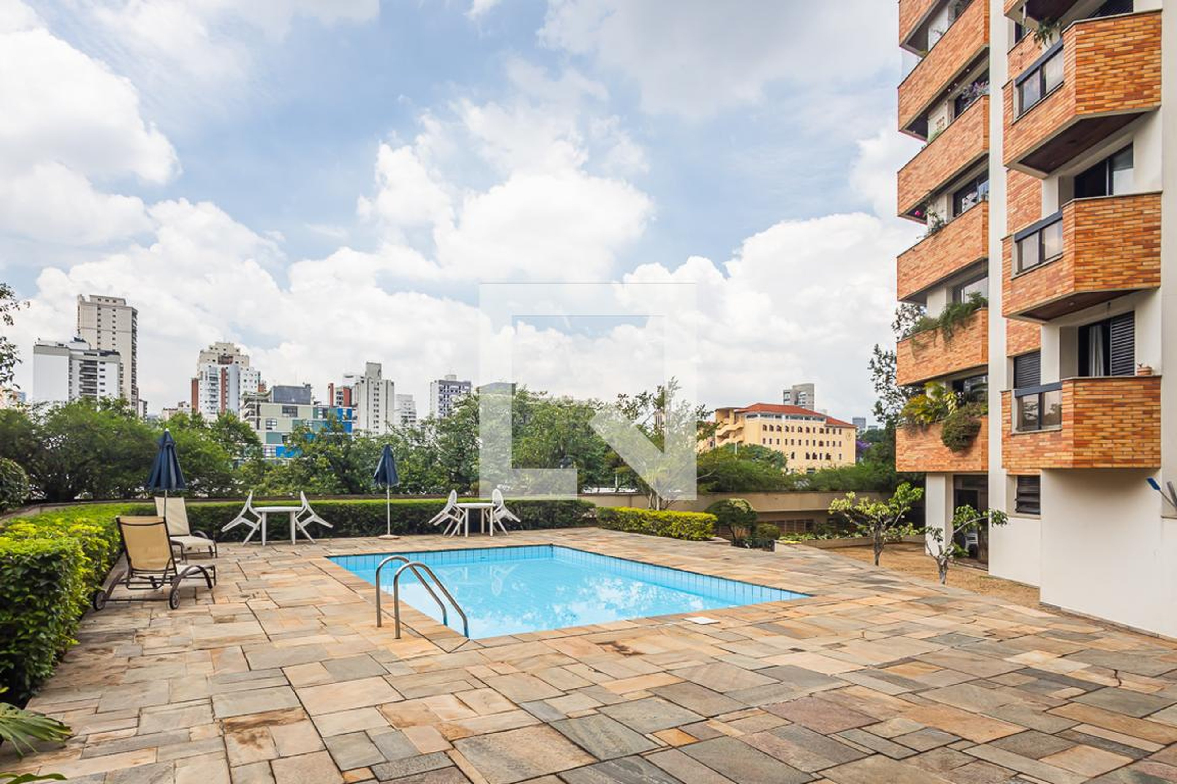 Piscina - Edifício Ilha de Itanhangá